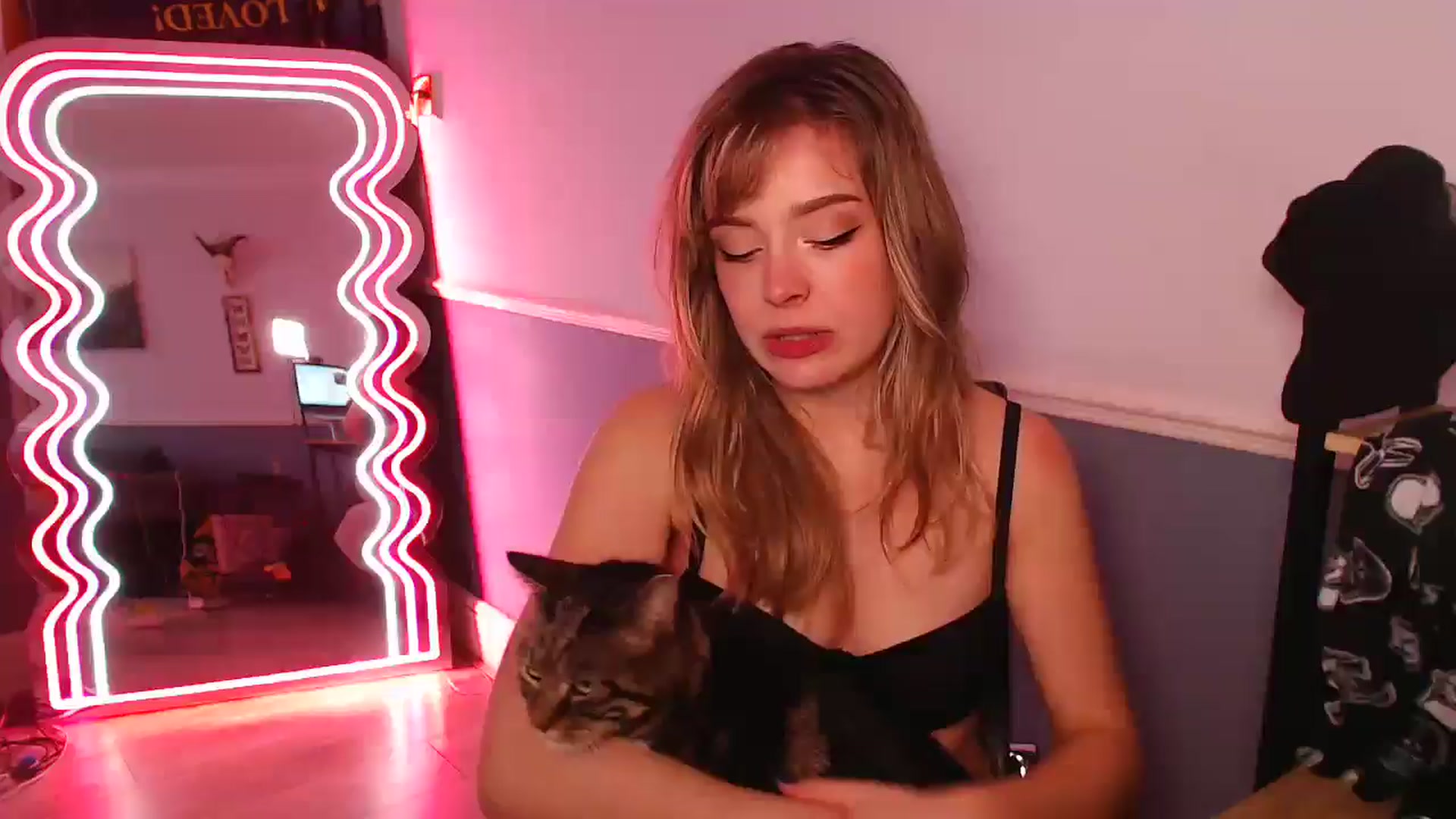 Gallery image thumbnail from KittyCash3w's myfreecams stream on, 12/22/2025, 12:57 image 6 of 20