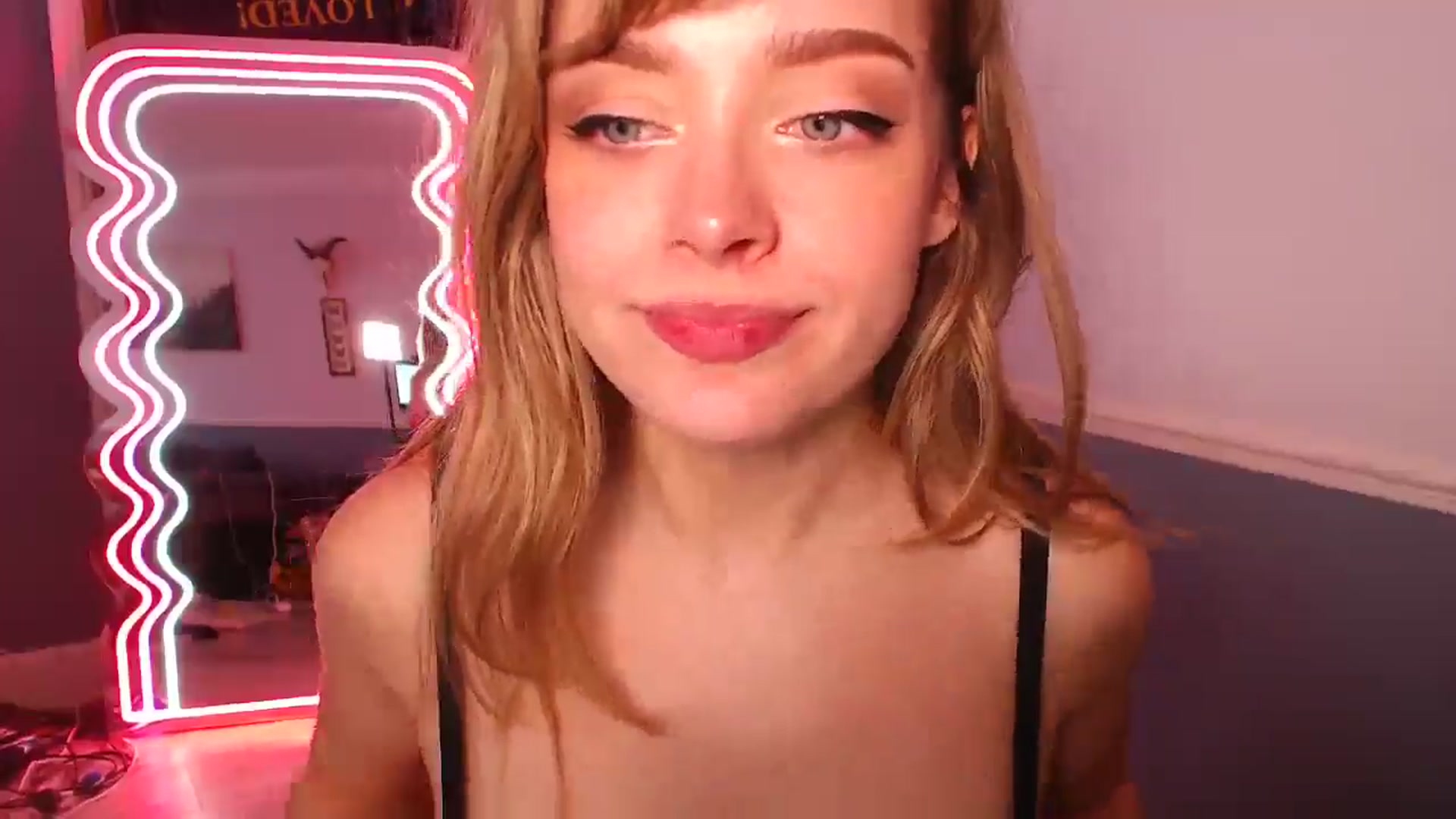 Gallery image thumbnail from KittyCash3w's myfreecams stream on, 12/22/2025, 12:57 image 19 of 20