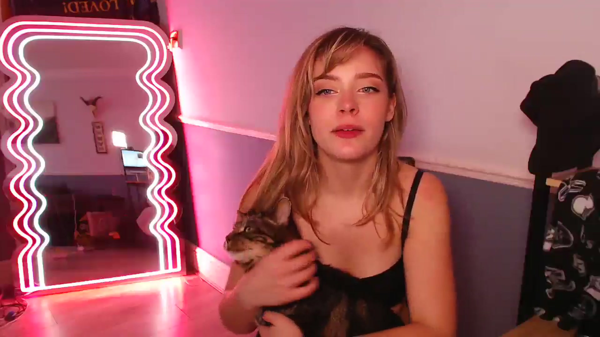 Gallery image thumbnail from KittyCash3w's myfreecams stream on, 12/22/2025, 12:57 image 12 of 20