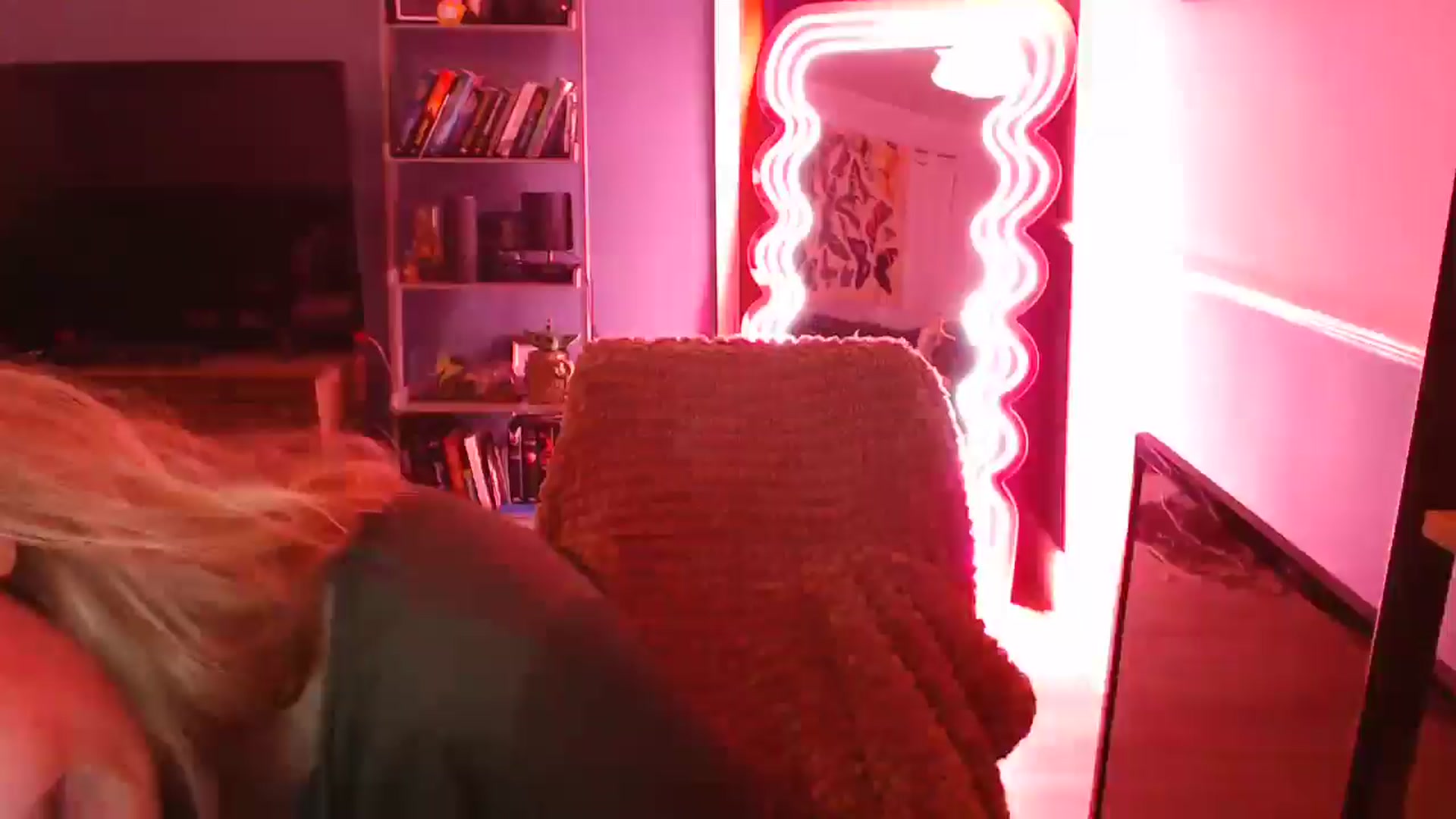 Gallery image thumbnail from KittyCash3w's myfreecams stream on, 01/13/2026, 18:50 image 19 of 20