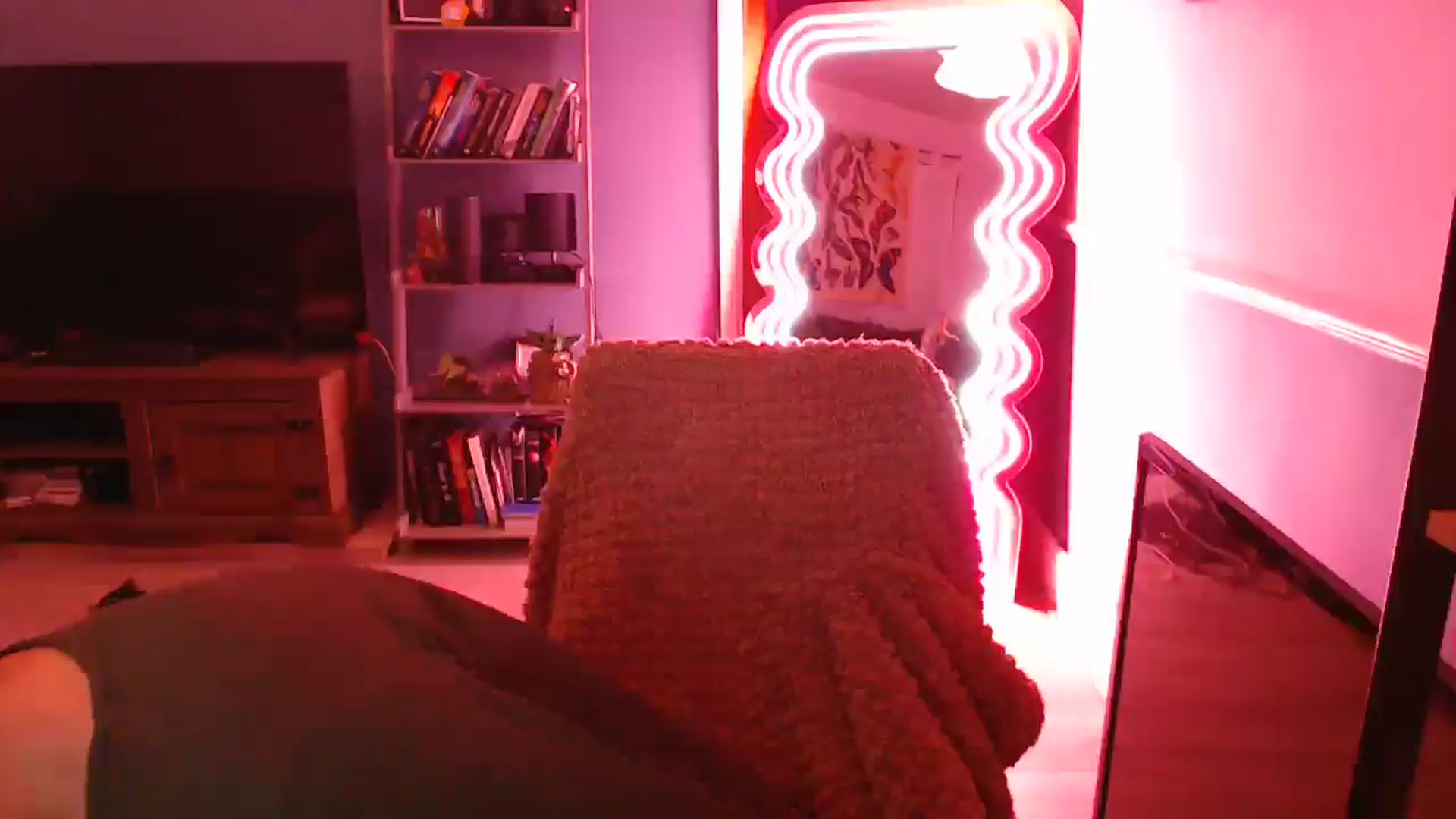 Gallery image thumbnail from KittyCash3w's myfreecams stream on, 01/13/2026, 18:50 image 16 of 20