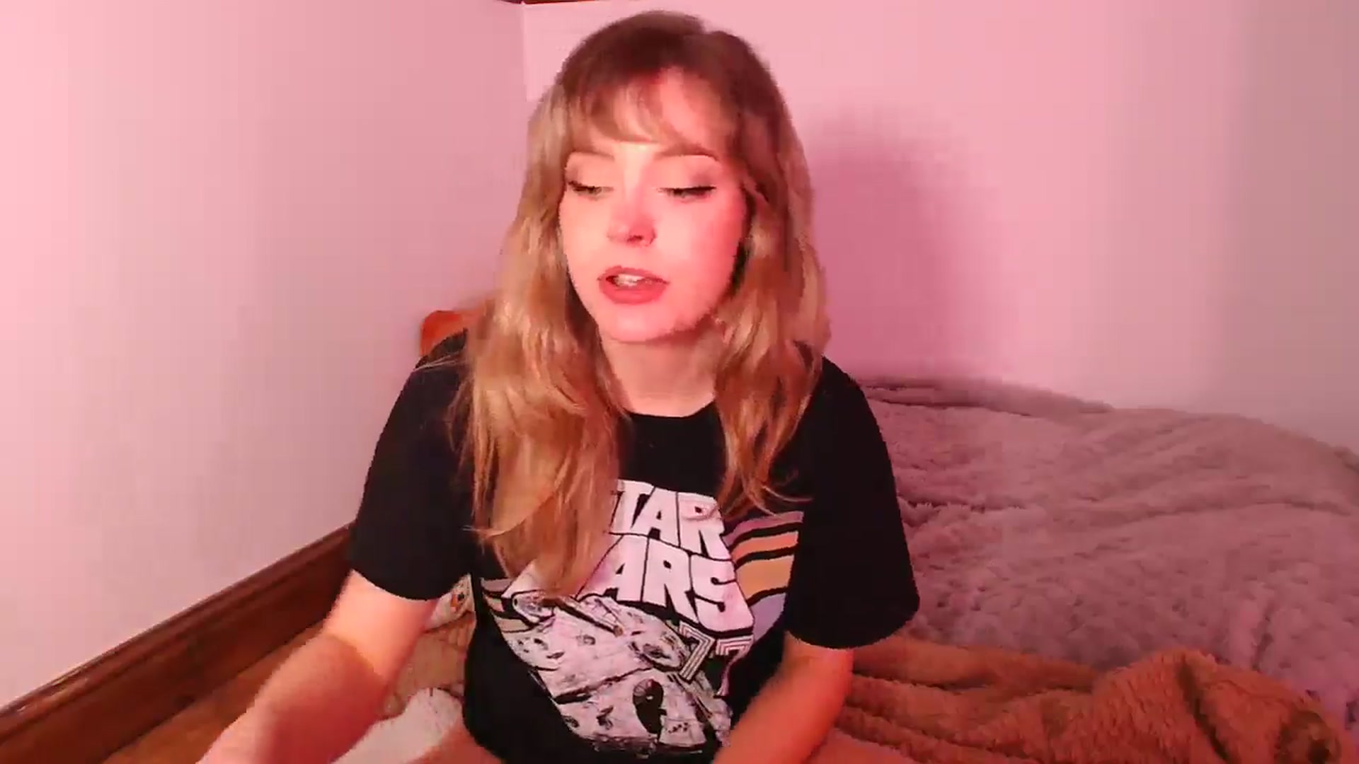Gallery image thumbnail from KittyCash3w's myfreecams stream on, 01/28/2026, 20:42 image 17 of 20