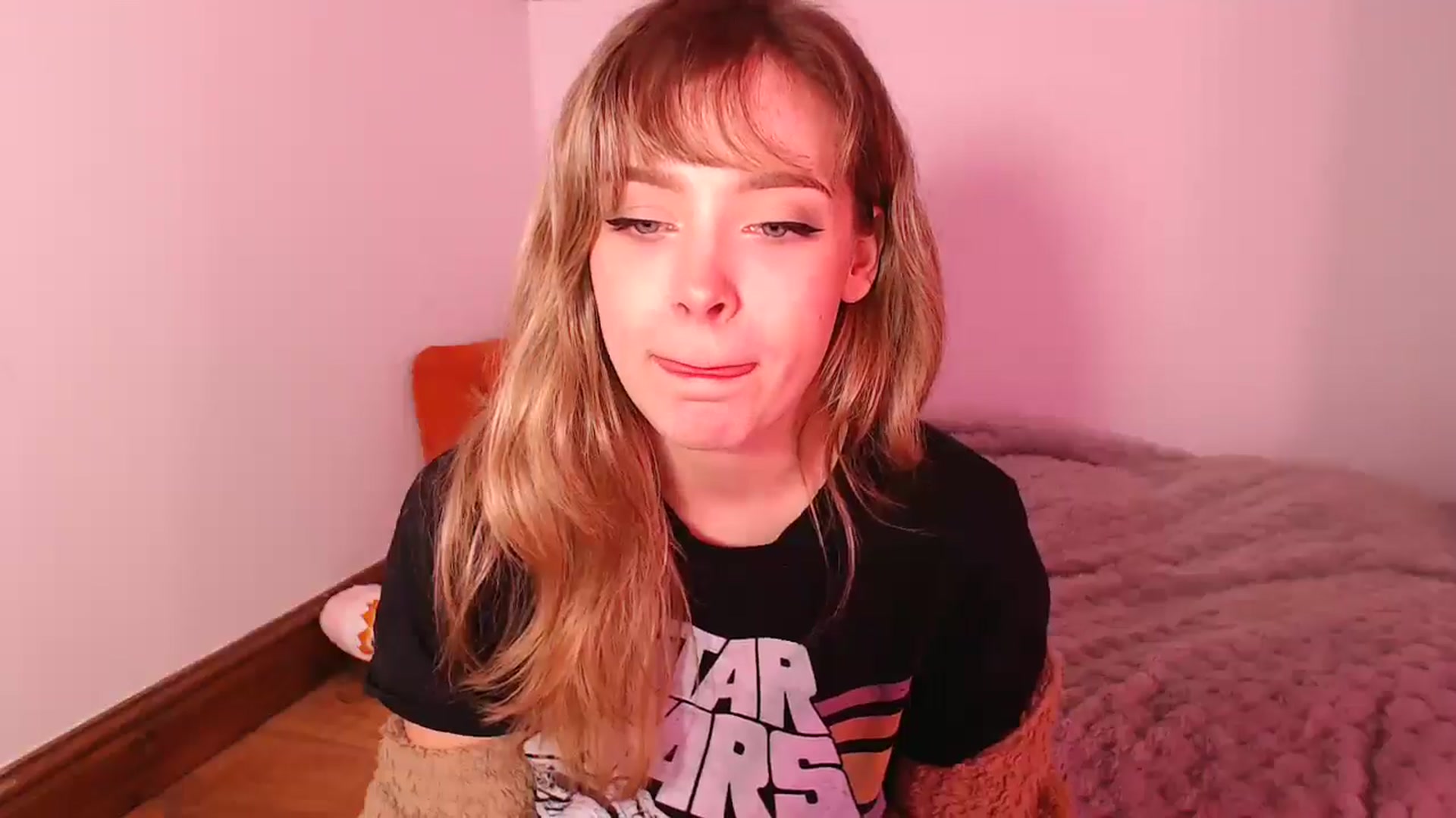 Gallery image thumbnail from KittyCash3w's myfreecams stream on, 01/28/2026, 20:42 image 14 of 20