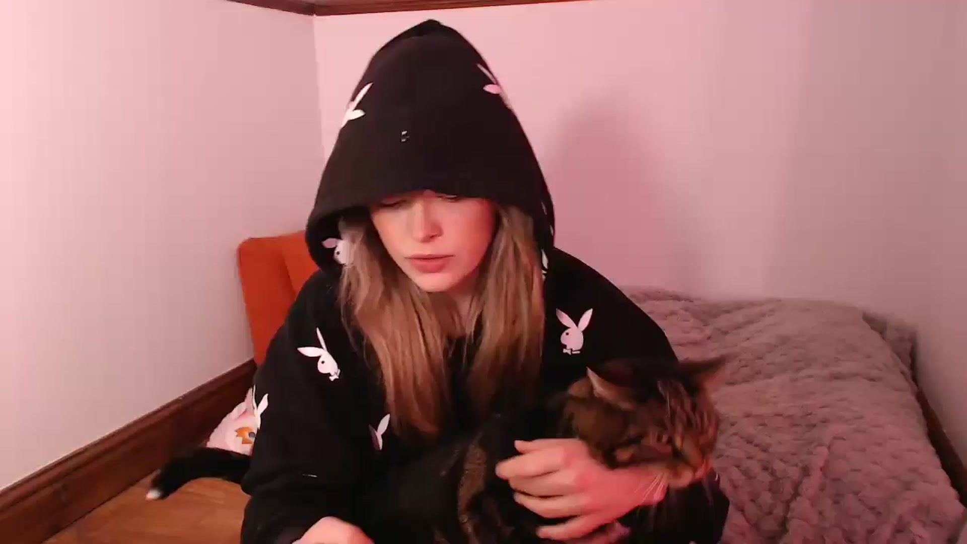 Gallery image thumbnail from KittyCash3w's myfreecams stream on, 02/18/2026, 18:51 image 4 of 20