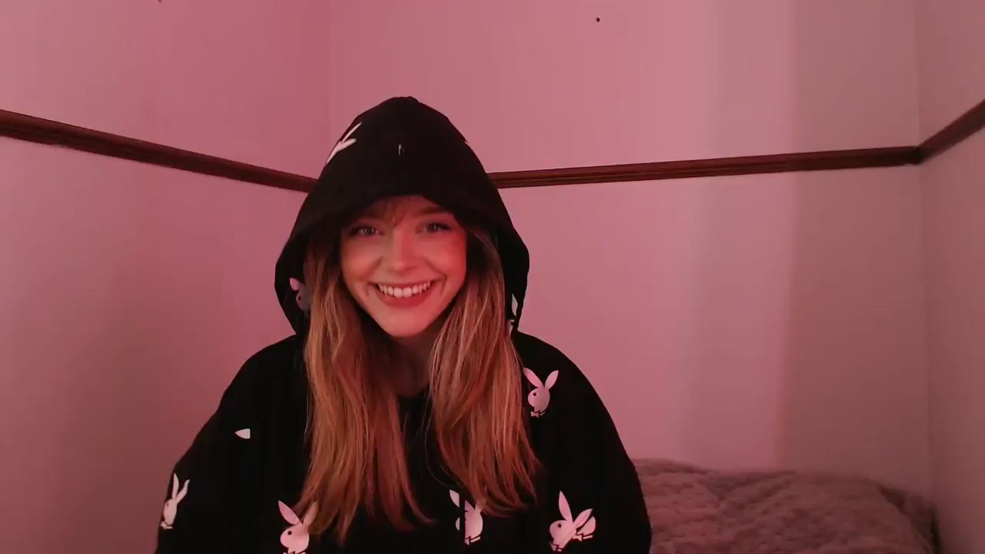 Gallery image thumbnail from KittyCash3w's myfreecams stream on, 02/18/2026, 18:51 image 16 of 20