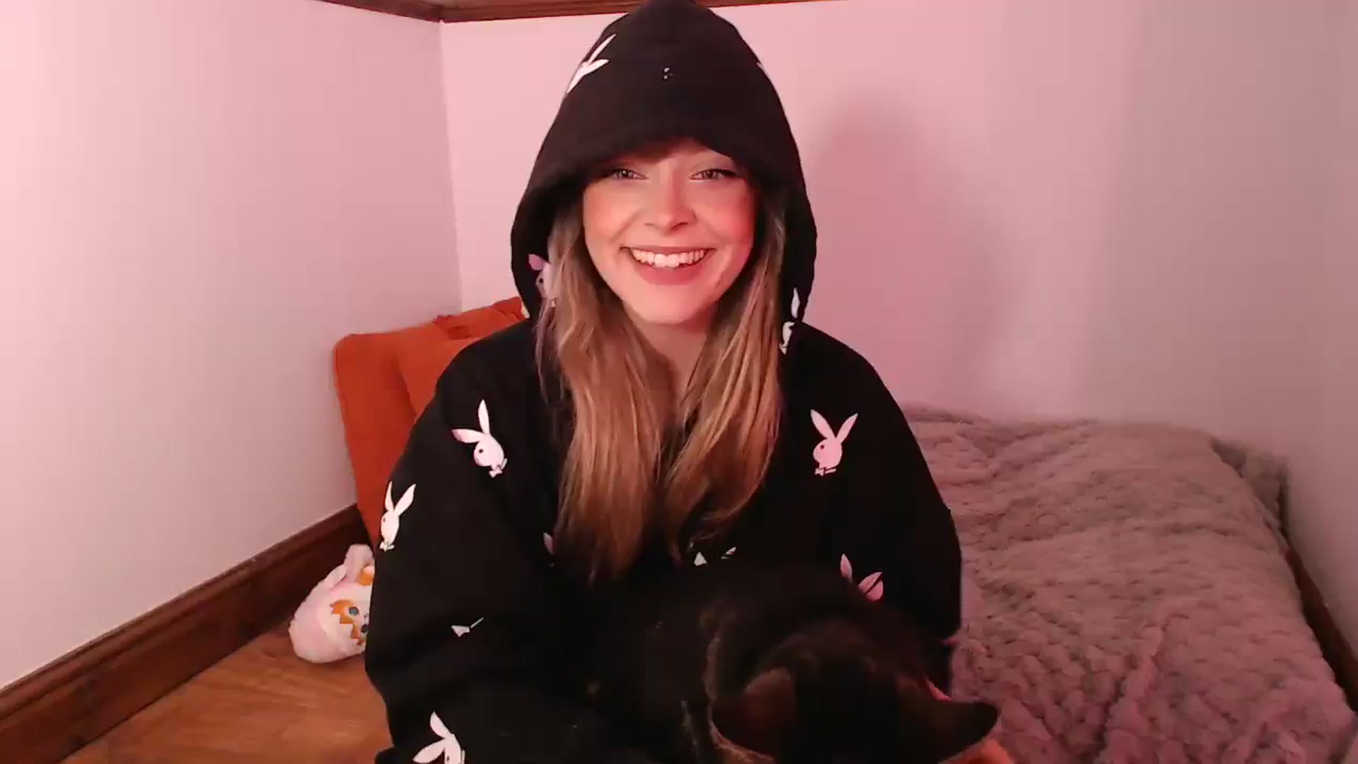 Gallery image thumbnail from KittyCash3w's myfreecams stream on, 02/18/2026, 18:51 image 8 of 20