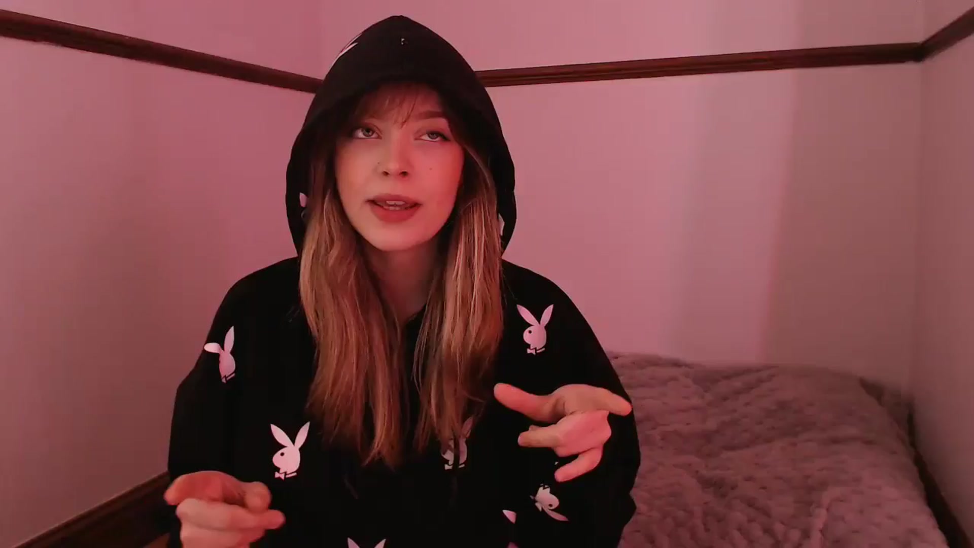 Gallery image thumbnail from KittyCash3w's myfreecams stream on, 02/18/2026, 18:51 image 17 of 20