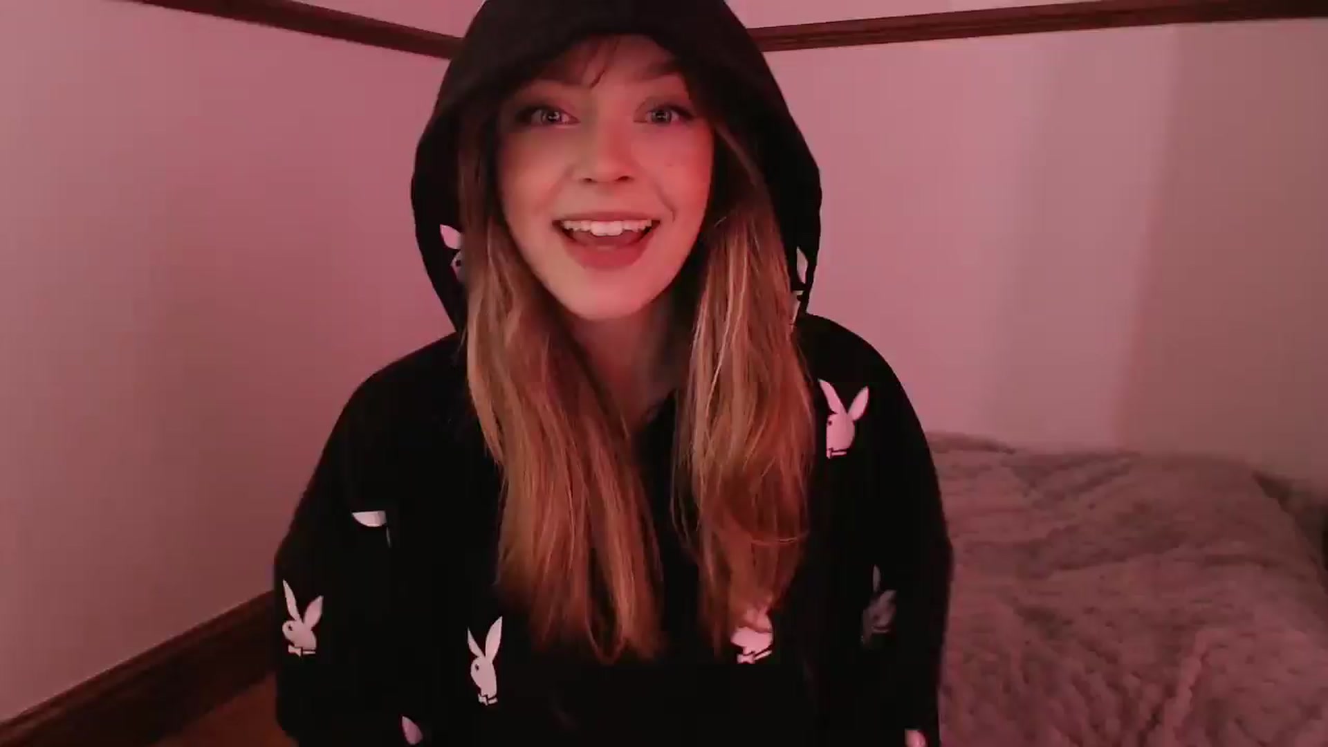 Gallery image thumbnail from KittyCash3w's myfreecams stream on, 02/18/2026, 18:51 image 18 of 20