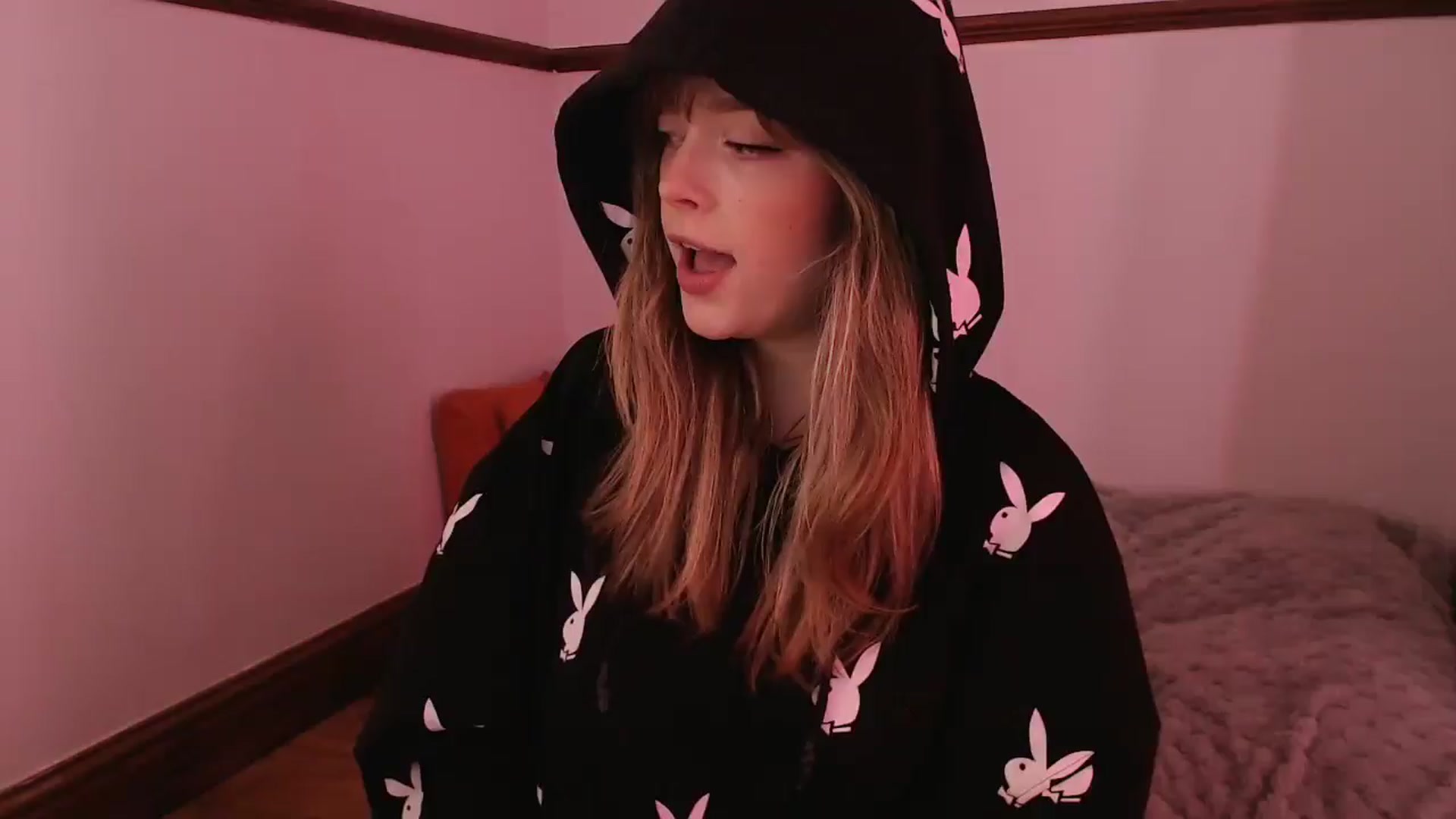 Gallery image thumbnail from KittyCash3w's myfreecams stream on, 02/18/2026, 18:51 image 19 of 20