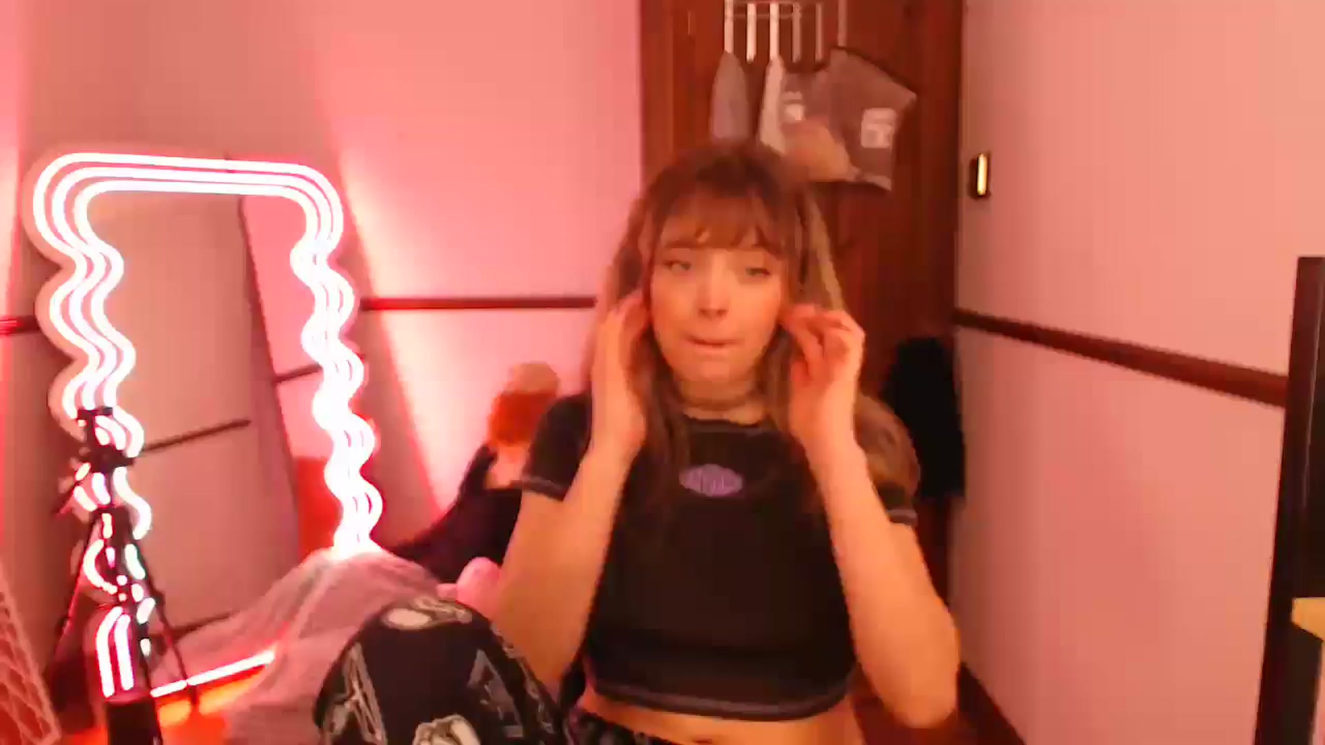 Gallery image thumbnail from KittyCash3w's myfreecams stream on, 02/27/2026, 13:14 image 4 of 20
