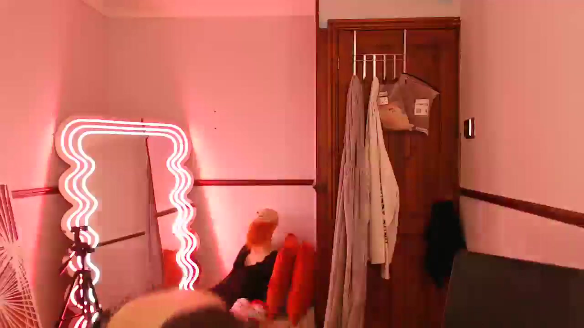 Gallery image thumbnail from KittyCash3w's myfreecams stream on, 02/27/2026, 13:14 image 18 of 20