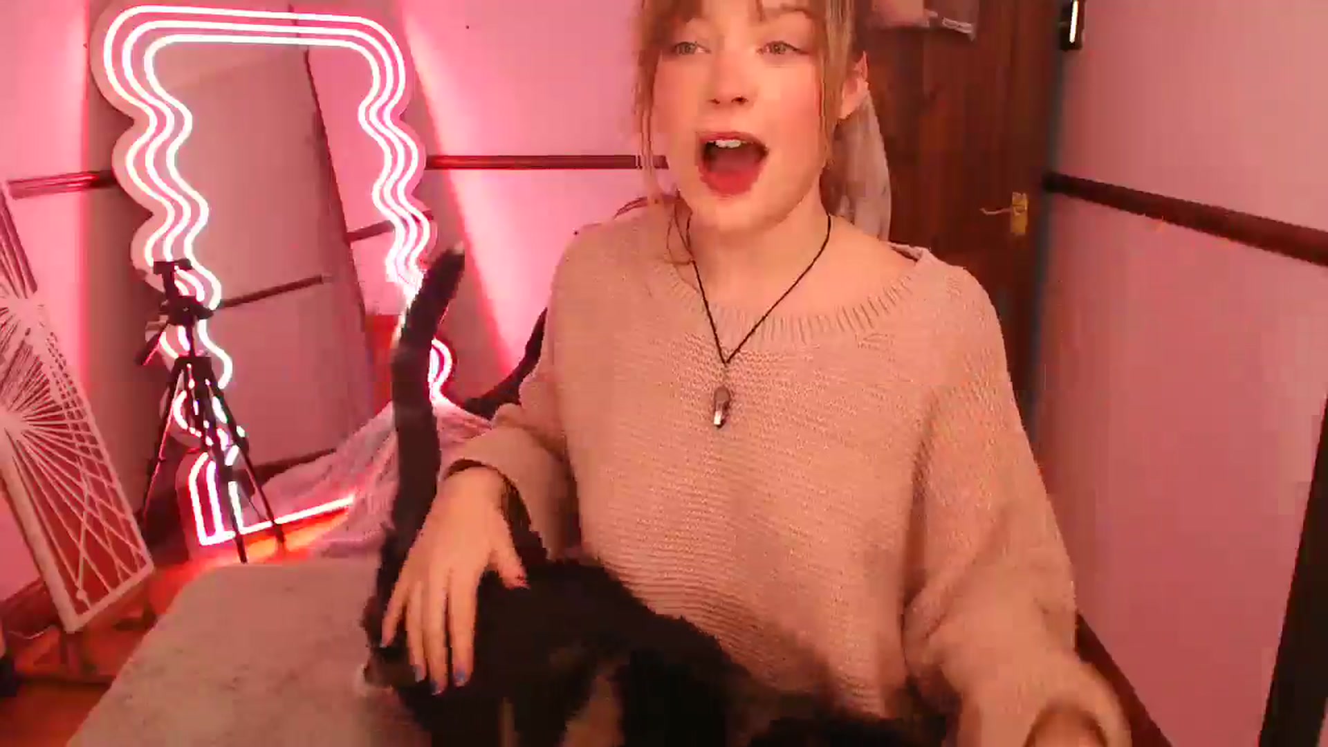 Gallery image thumbnail from KittyCash3w's myfreecams stream on, 03/01/2026, 20:37 image 5 of 20