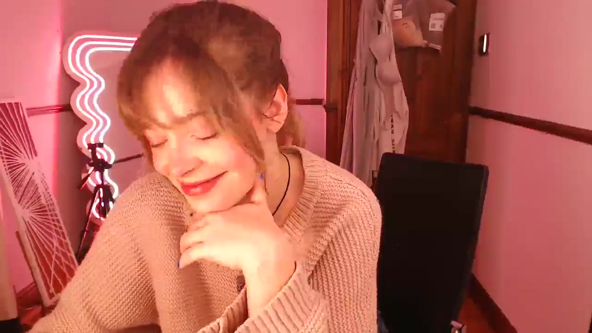 Gallery image thumbnail from KittyCash3w's myfreecams stream on, 03/01/2026, 20:37 image 15 of 20