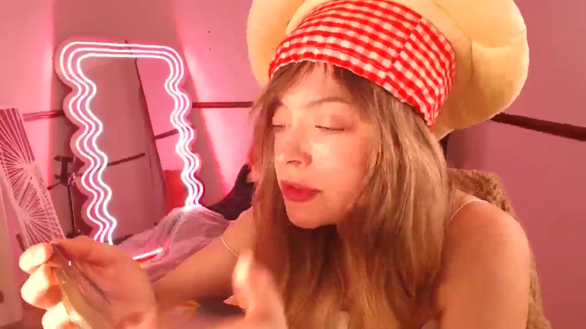 Gallery image thumbnail from KittyCash3w's myfreecams stream on, 03/04/2026, 19:22 image 11 of 20