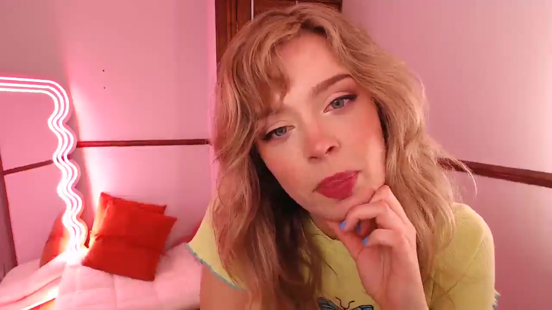 Gallery image thumbnail from KittyCash3w's myfreecams stream on, 03/24/2026, 23:17 image 2 of 20