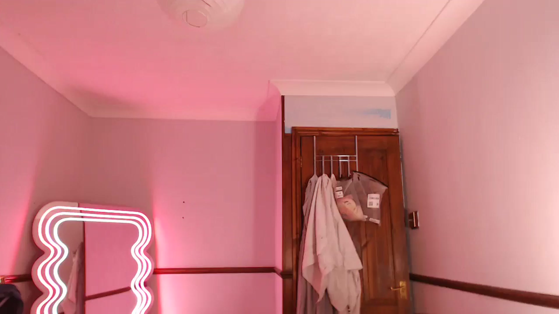 Gallery image thumbnail from KittyCash3w's myfreecams stream on, 03/24/2026, 23:17 image 15 of 20