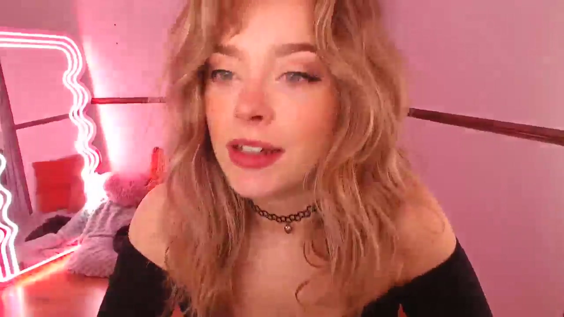 Gallery image thumbnail from KittyCash3w's myfreecams stream on, 03/26/2026, 10:15 image 6 of 20