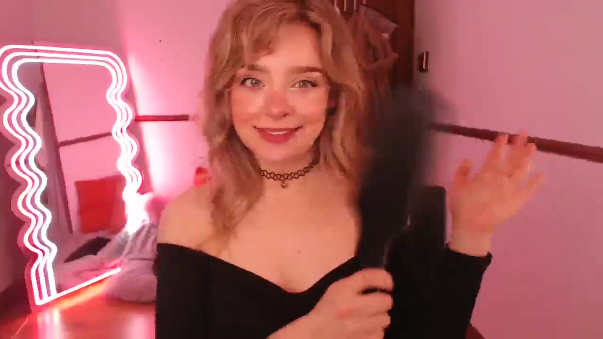 Gallery image thumbnail from KittyCash3w's myfreecams stream on, 03/26/2026, 10:15 image 10 of 20