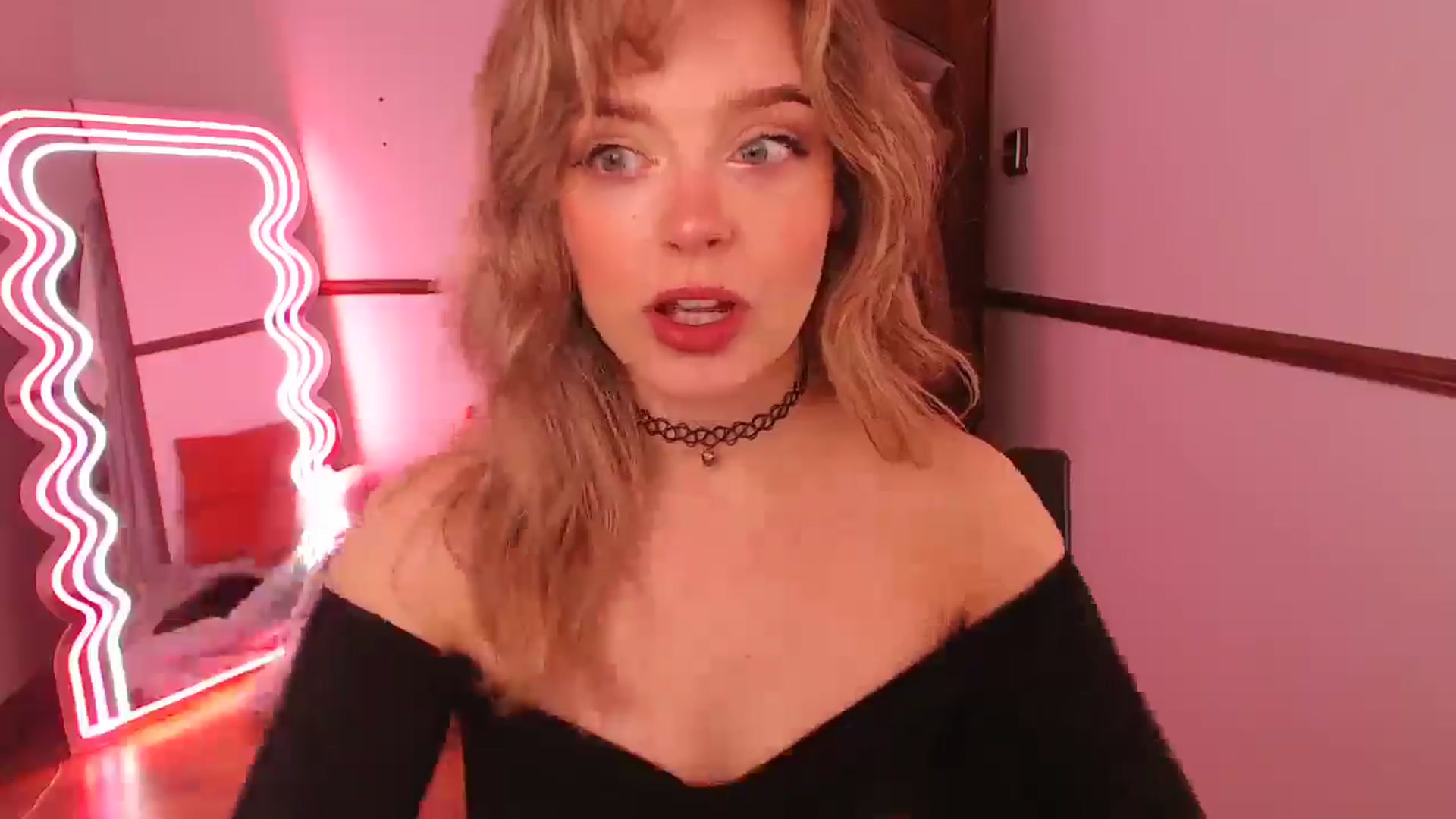Gallery image thumbnail from KittyCash3w's myfreecams stream on, 03/26/2026, 10:15 image 15 of 20