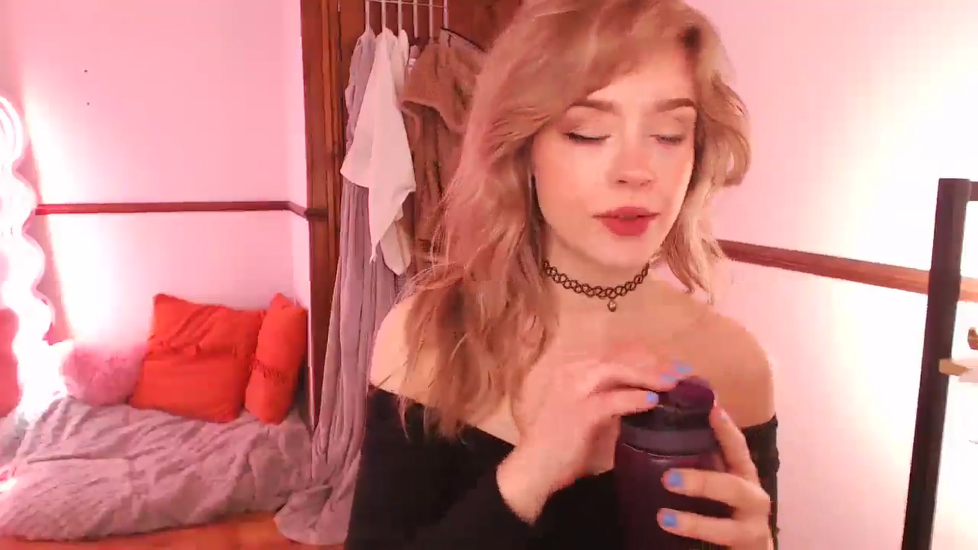 Gallery image thumbnail from KittyCash3w's myfreecams stream on, 03/26/2026, 11:36 image 17 of 20