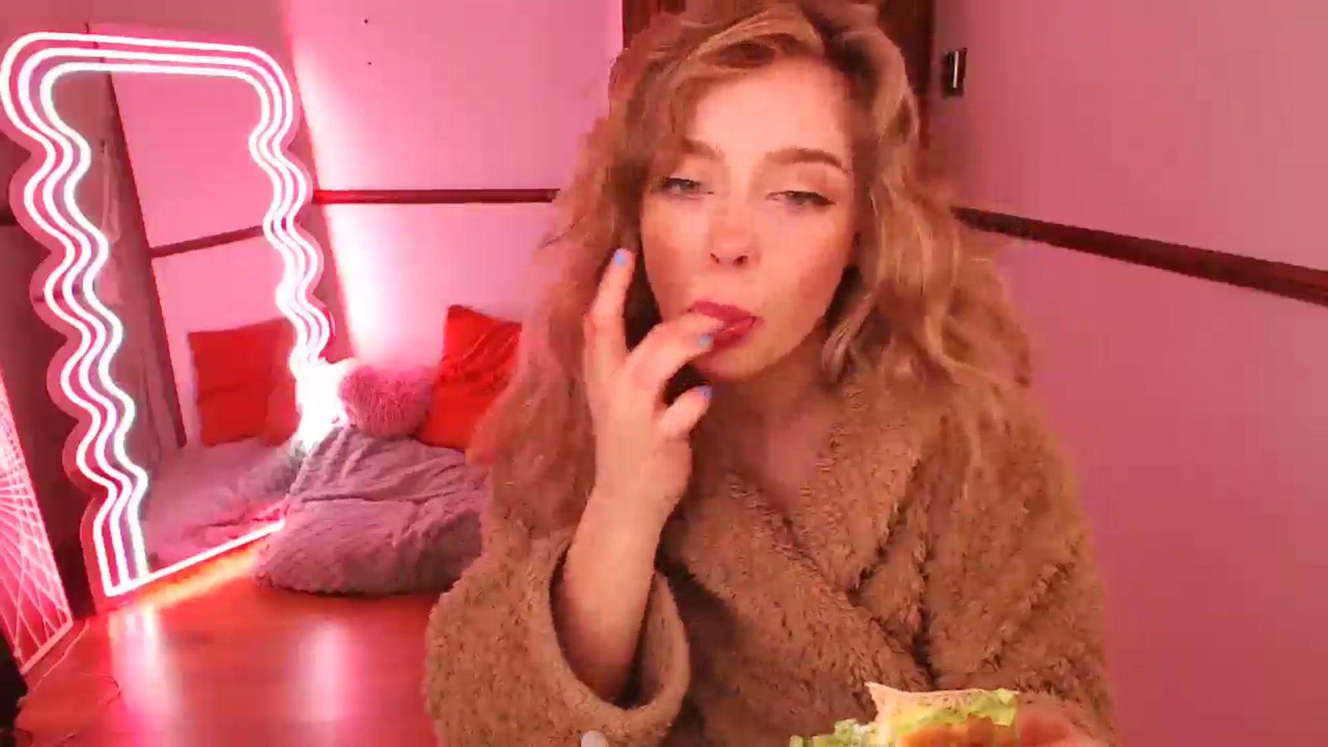Gallery image thumbnail from KittyCash3w's myfreecams stream on, 03/26/2026, 22:13 image 7 of 20