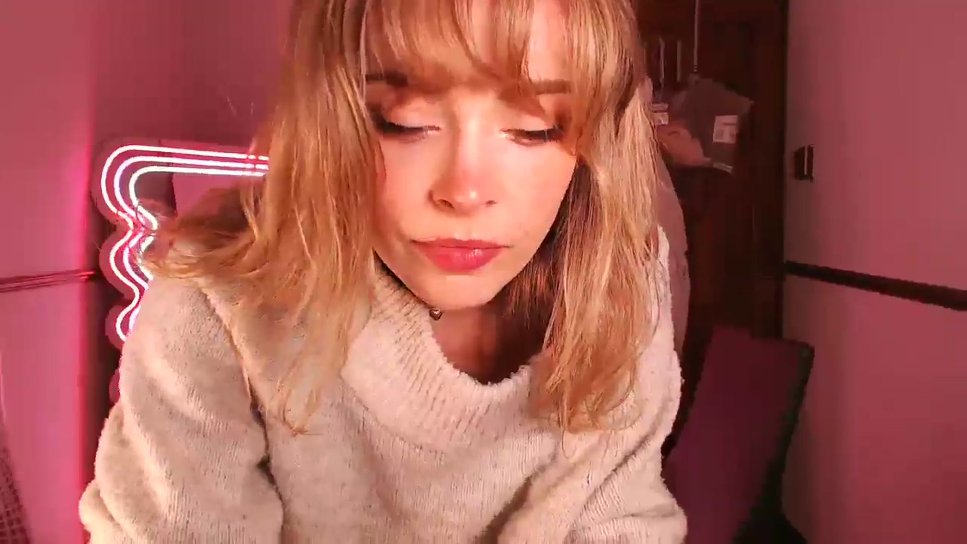 Gallery image thumbnail from KittyCash3w's myfreecams stream on, 03/31/2026, 16:25 image 5 of 20