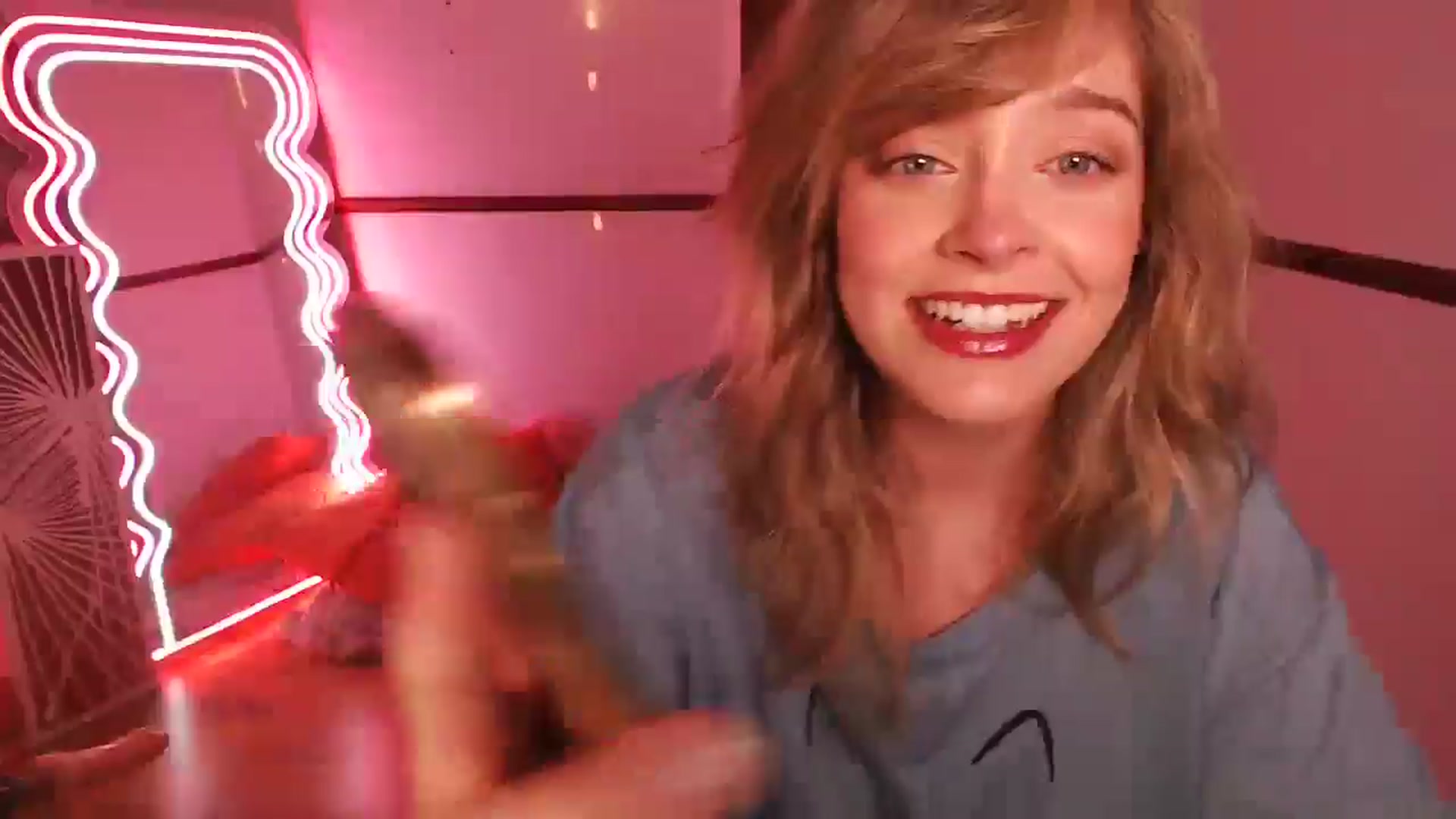 Gallery image thumbnail from KittyCash3w's myfreecams stream on, 04/08/2026, 18:31 image 2 of 20