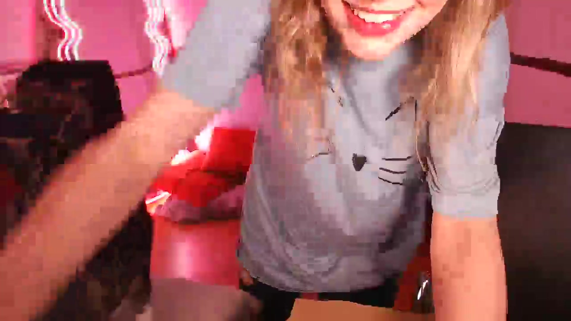 Gallery image thumbnail from KittyCash3w's myfreecams stream on, 04/10/2026, 19:09 image 12 of 20