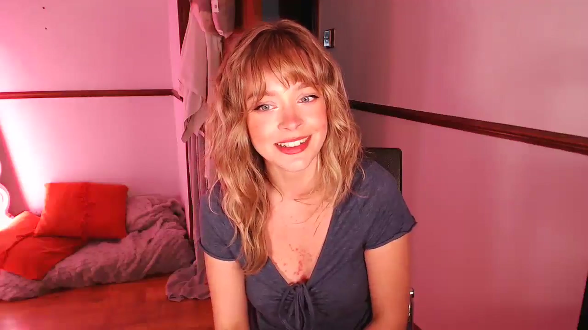 Gallery image thumbnail from KittyCash3w's myfreecams stream on, 05/06/2026, 18:50 image 12 of 20