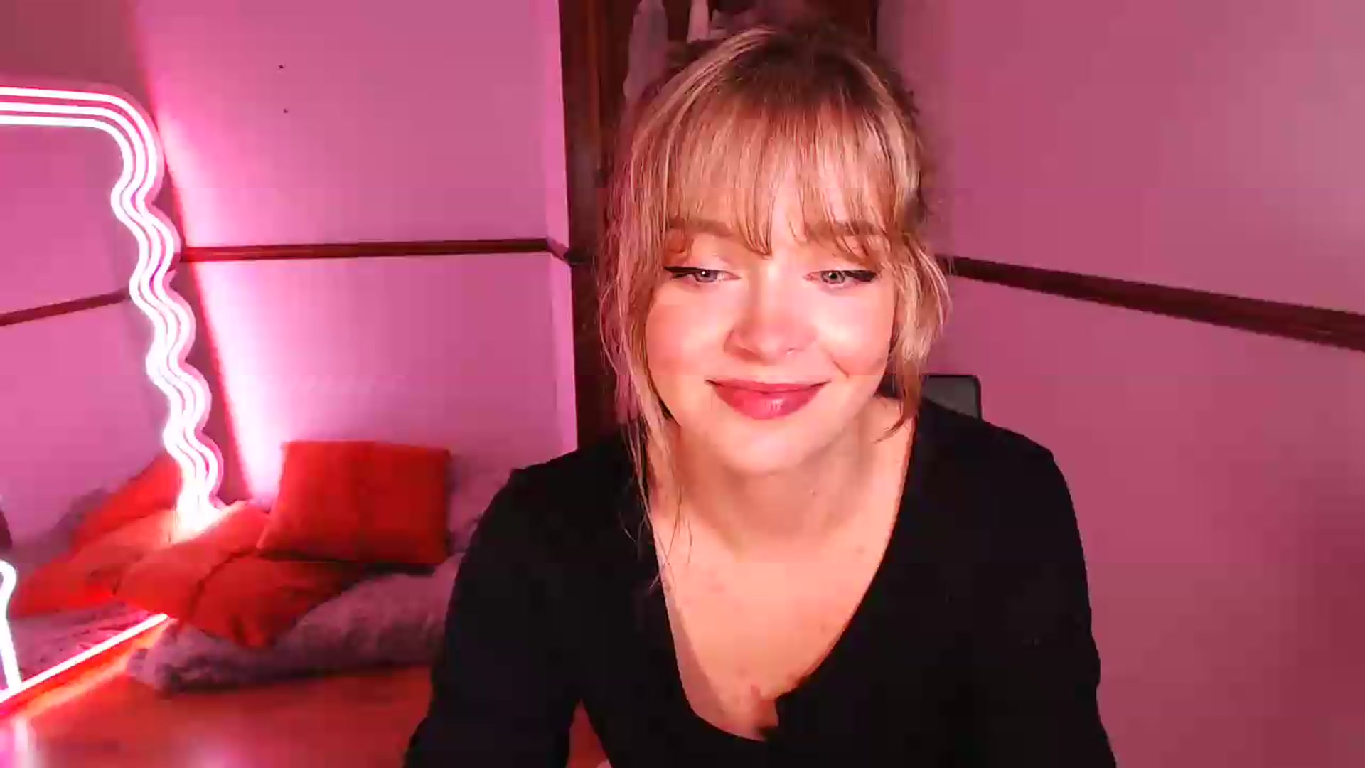 Gallery image thumbnail from KittyCash3w's myfreecams stream on, 05/16/2026, 18:29 image 2 of 20