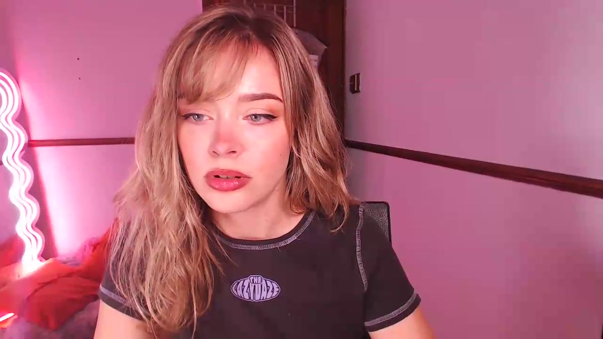 Gallery image thumbnail from KittyCash3w's myfreecams stream on, 05/27/2026, 12:01 image 19 of 20