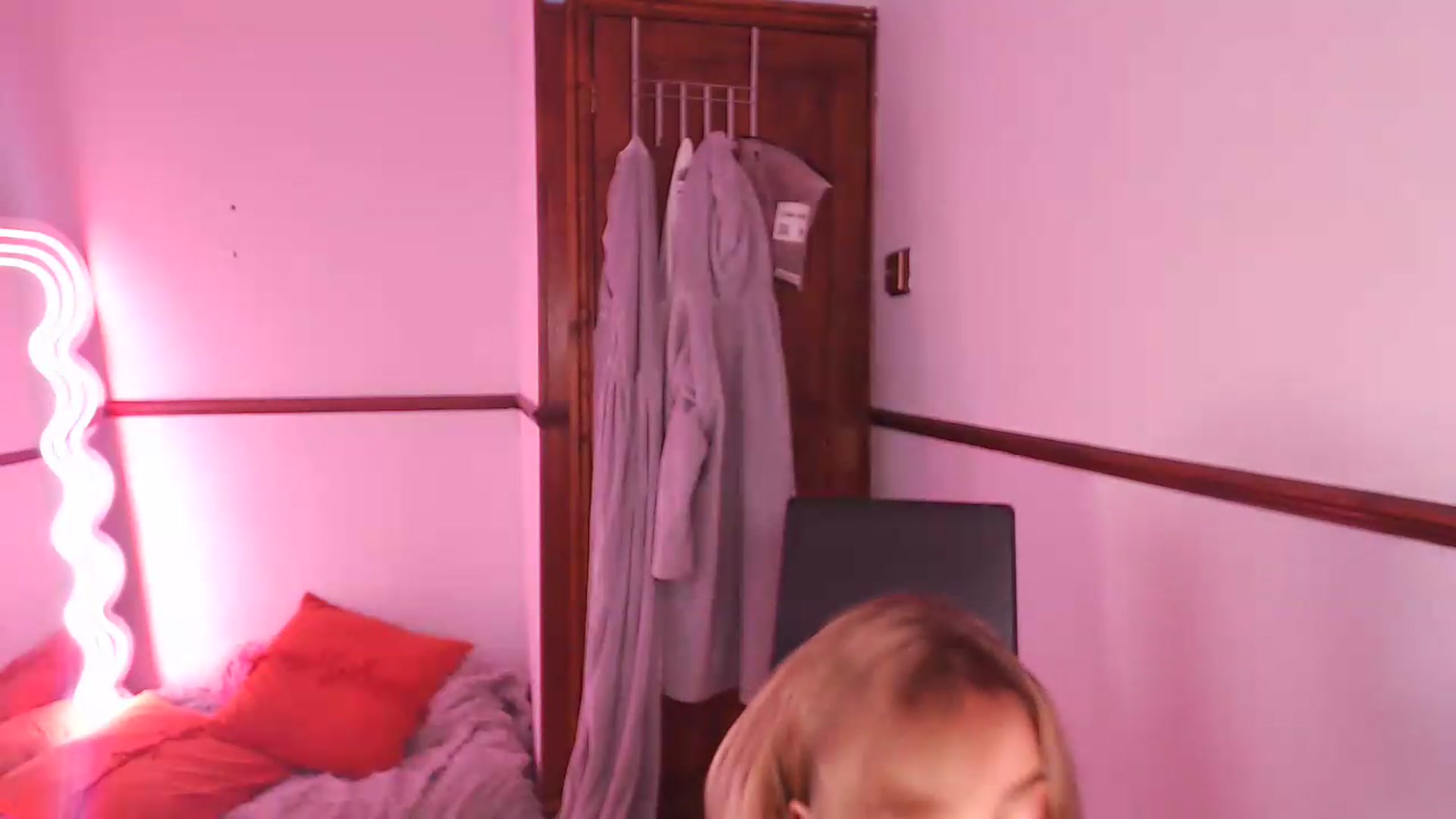 Gallery image thumbnail from KittyCash3w's myfreecams stream on, 05/27/2026, 12:01 image 9 of 20