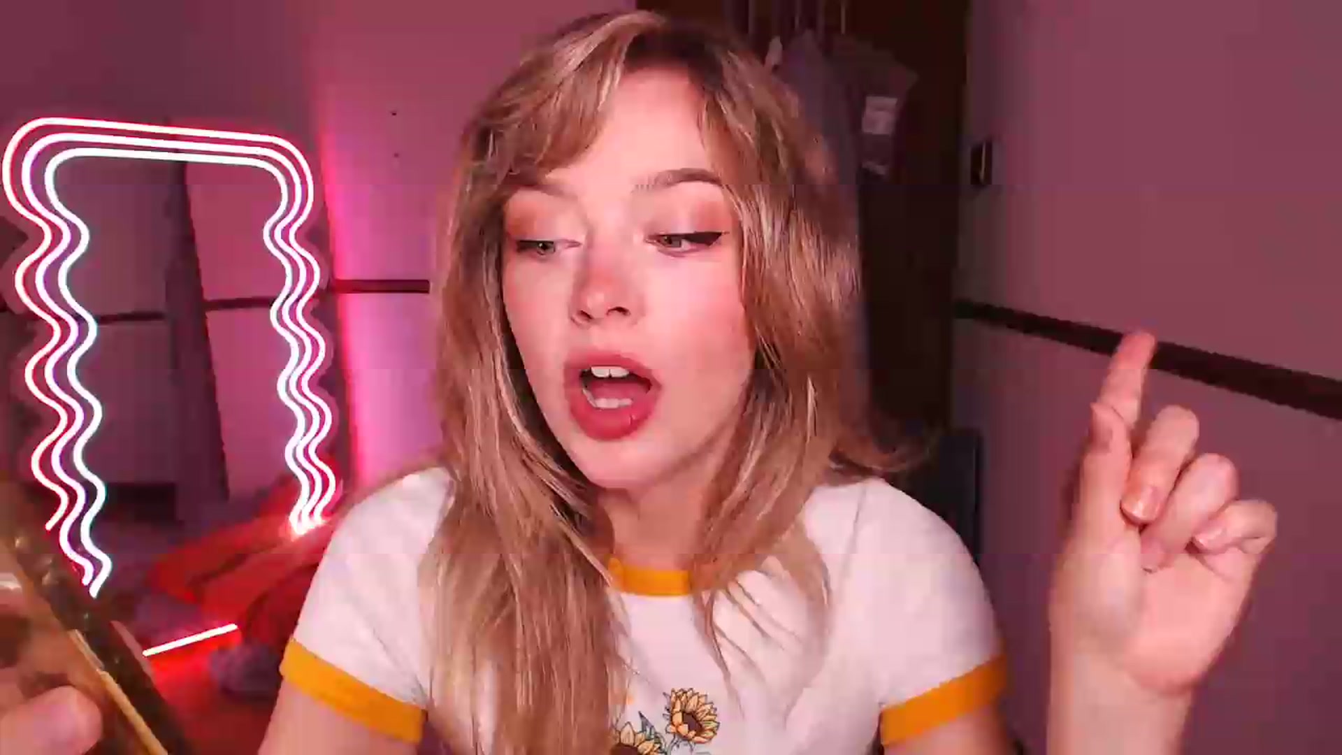 Gallery image thumbnail from KittyCash3w's myfreecams stream on, 06/01/2026, 19:08 image 7 of 20