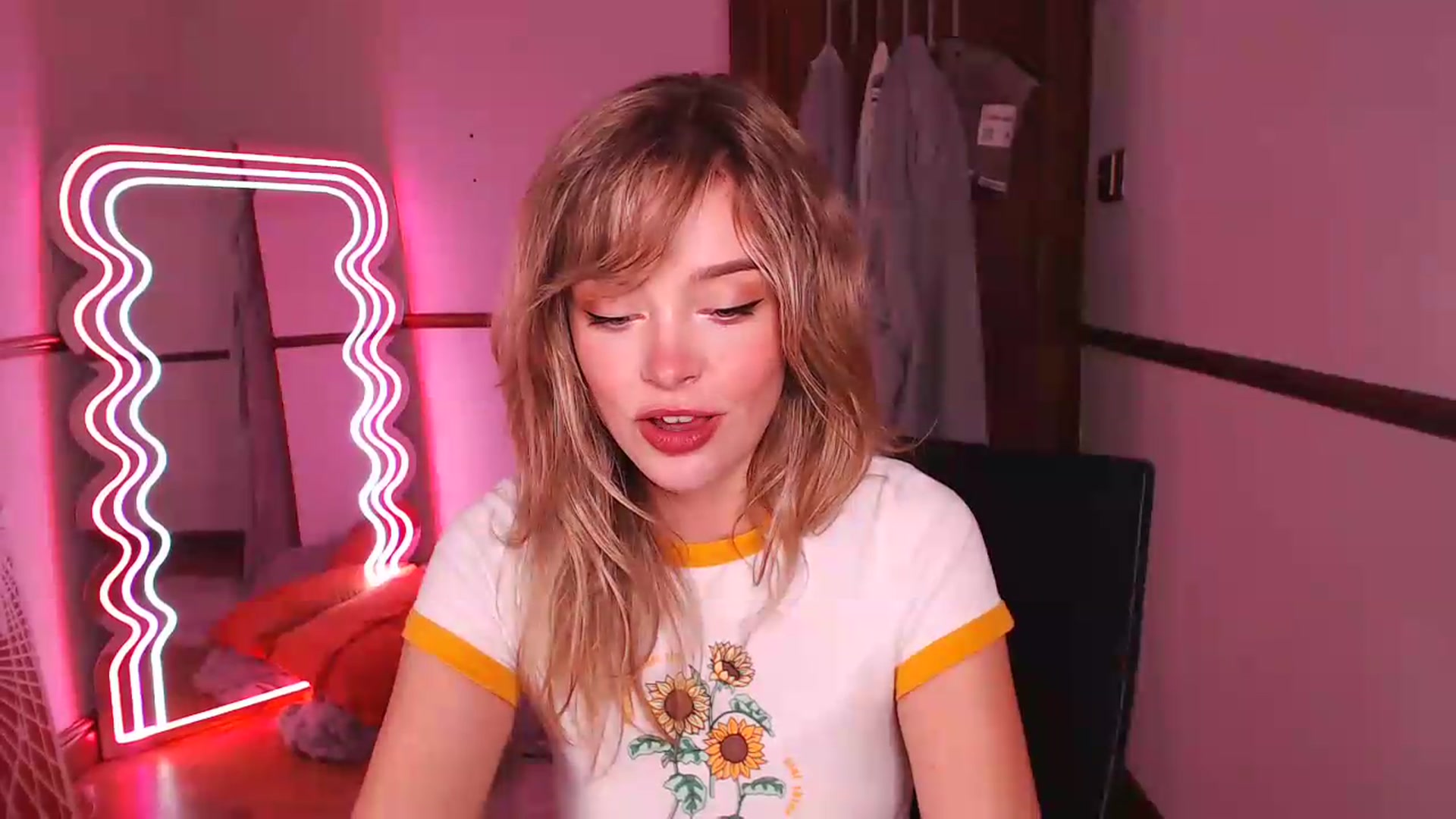 Gallery image thumbnail from KittyCash3w's myfreecams stream on, 06/01/2026, 19:08 image 6 of 20