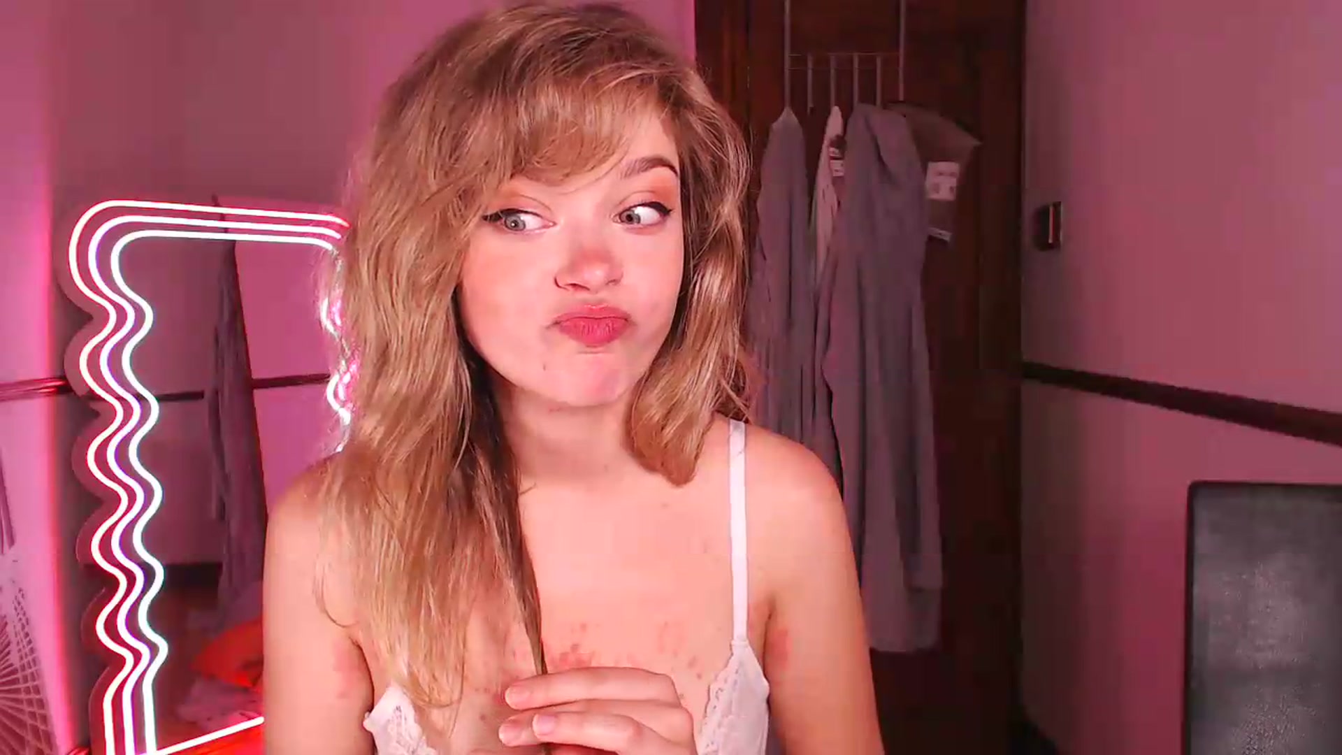 Gallery image thumbnail from KittyCash3w's myfreecams stream on, 06/02/2026, 17:57 image 19 of 20