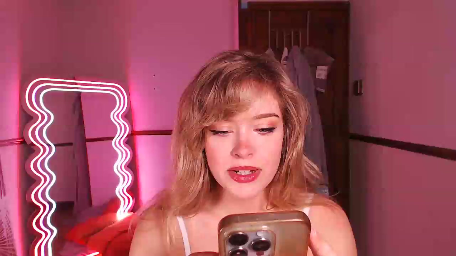 Gallery image thumbnail from KittyCash3w's myfreecams stream on, 06/02/2026, 17:57 image 1 of 20