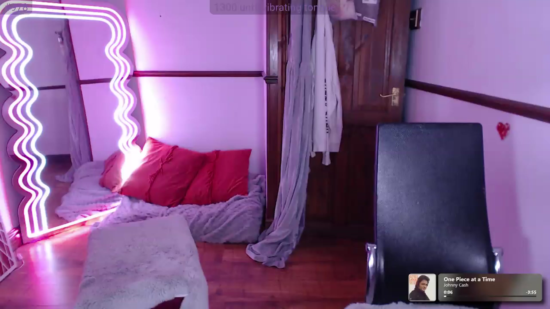 Gallery image thumbnail from KittyCash3w's myfreecams stream on, 06/15/2026, 21:44 image 9 of 20