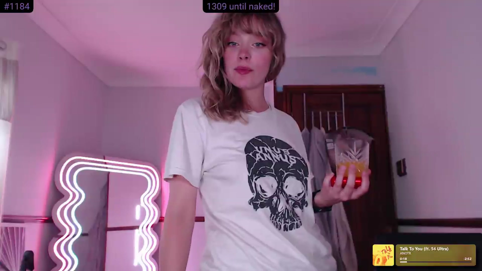 Gallery image thumbnail from KittyCash3w's myfreecams stream on, 06/22/2026, 20:21 image 10 of 20