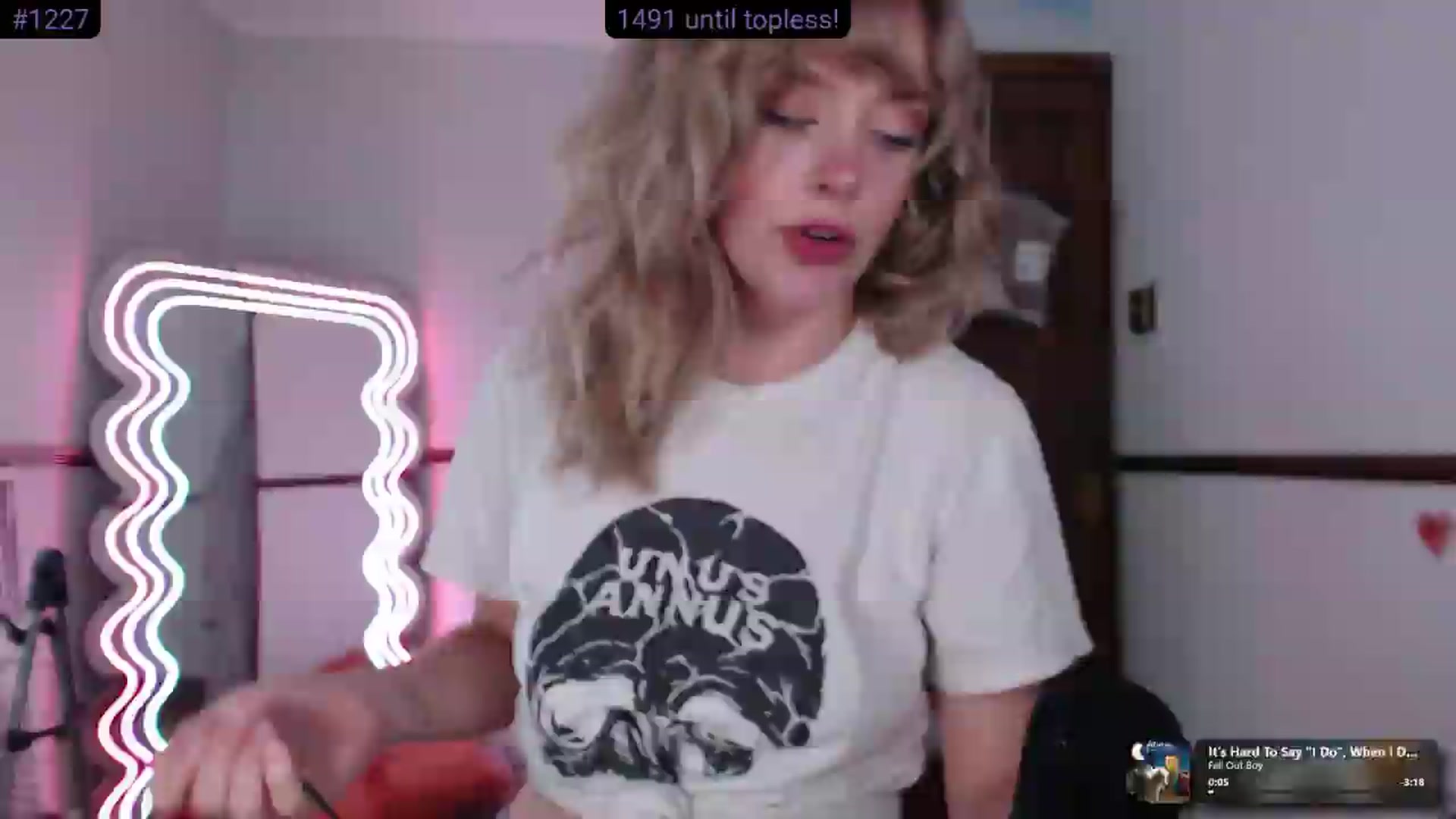 Gallery image thumbnail from KittyCash3w's myfreecams stream on, 06/22/2026, 20:21 image 1 of 20