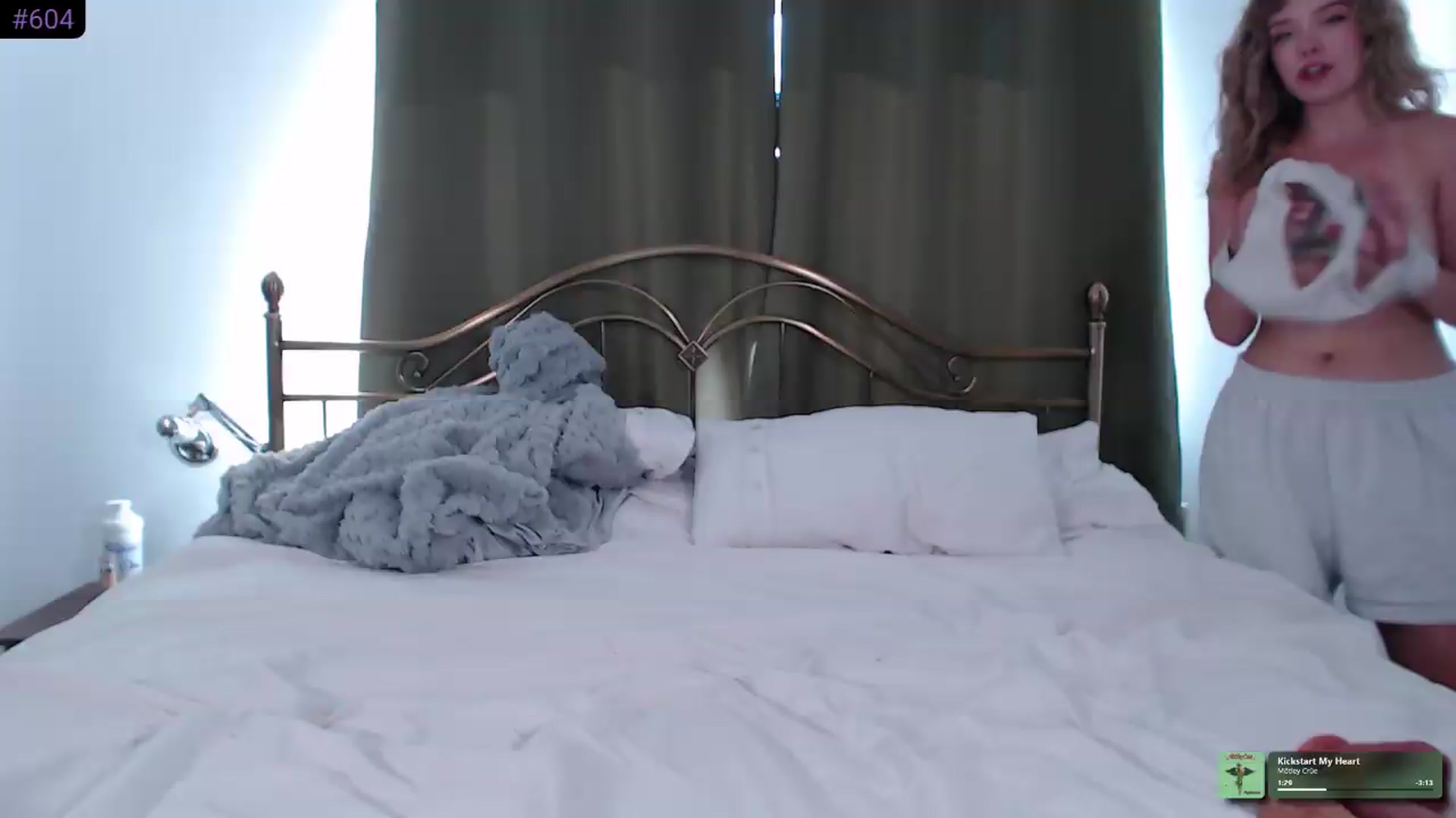 Gallery image thumbnail from KittyCash3w's myfreecams stream on, 07/09/2026, 16:43 image 19 of 20