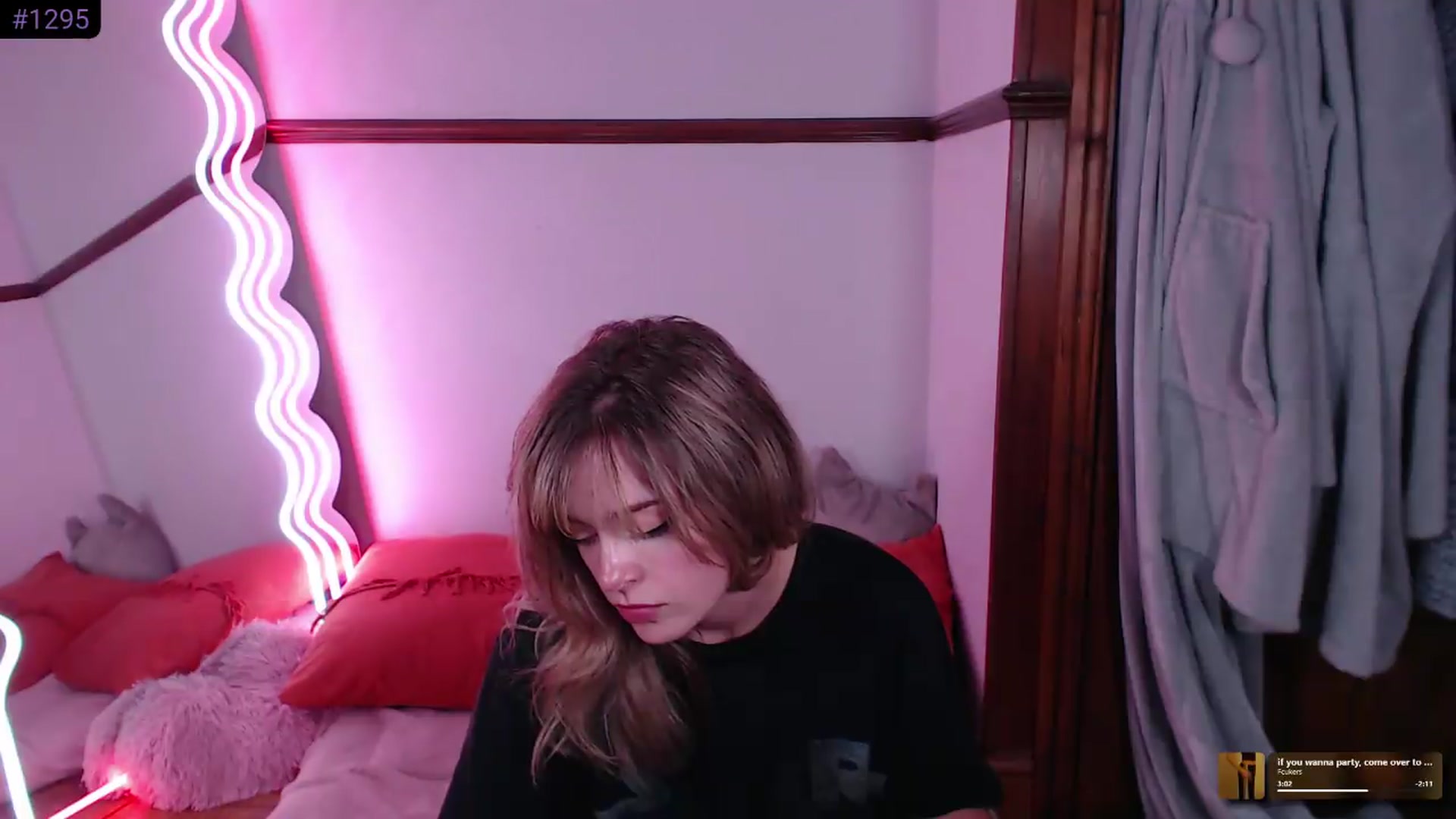 Gallery image thumbnail from KittyCash3w's myfreecams stream on, 08/06/2026, 16:12 image 18 of 20
