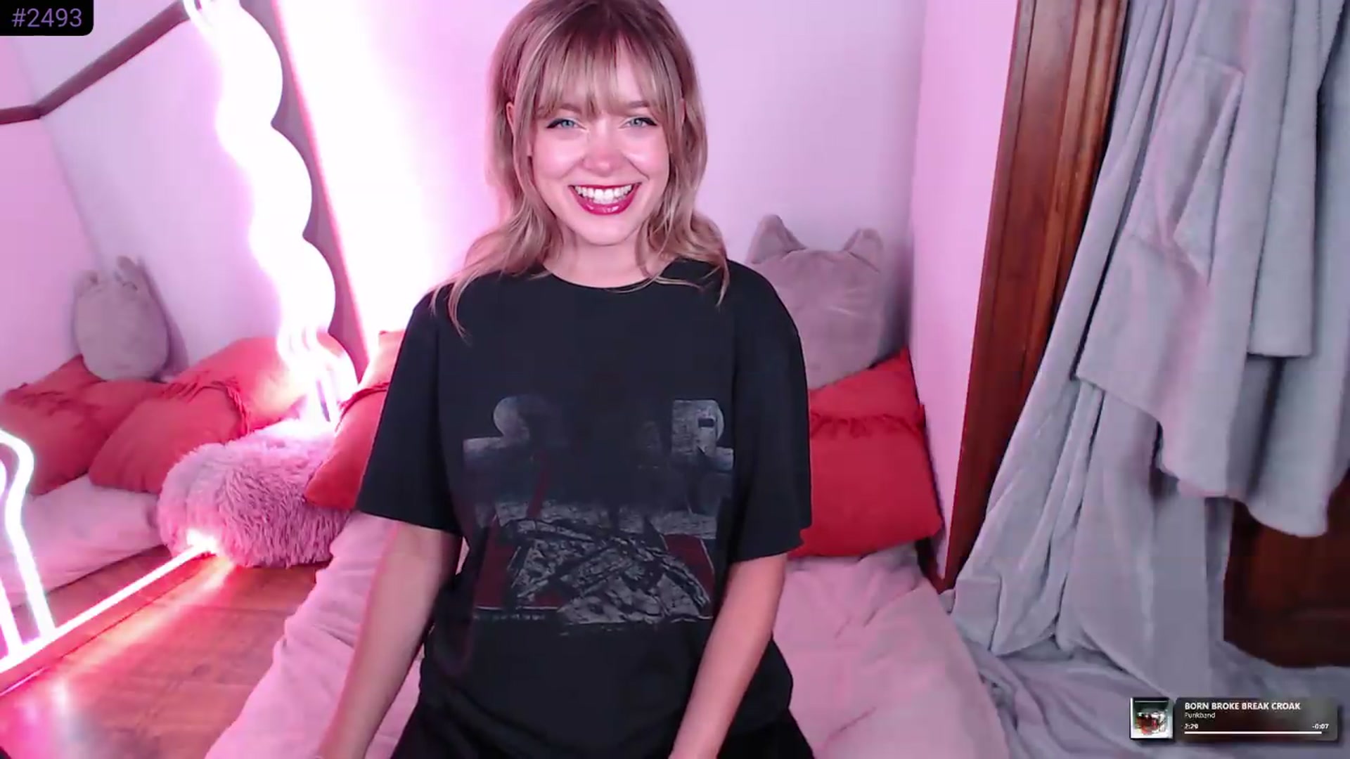 Gallery image thumbnail from KittyCash3w's myfreecams stream on, 08/06/2026, 16:12 image 6 of 20