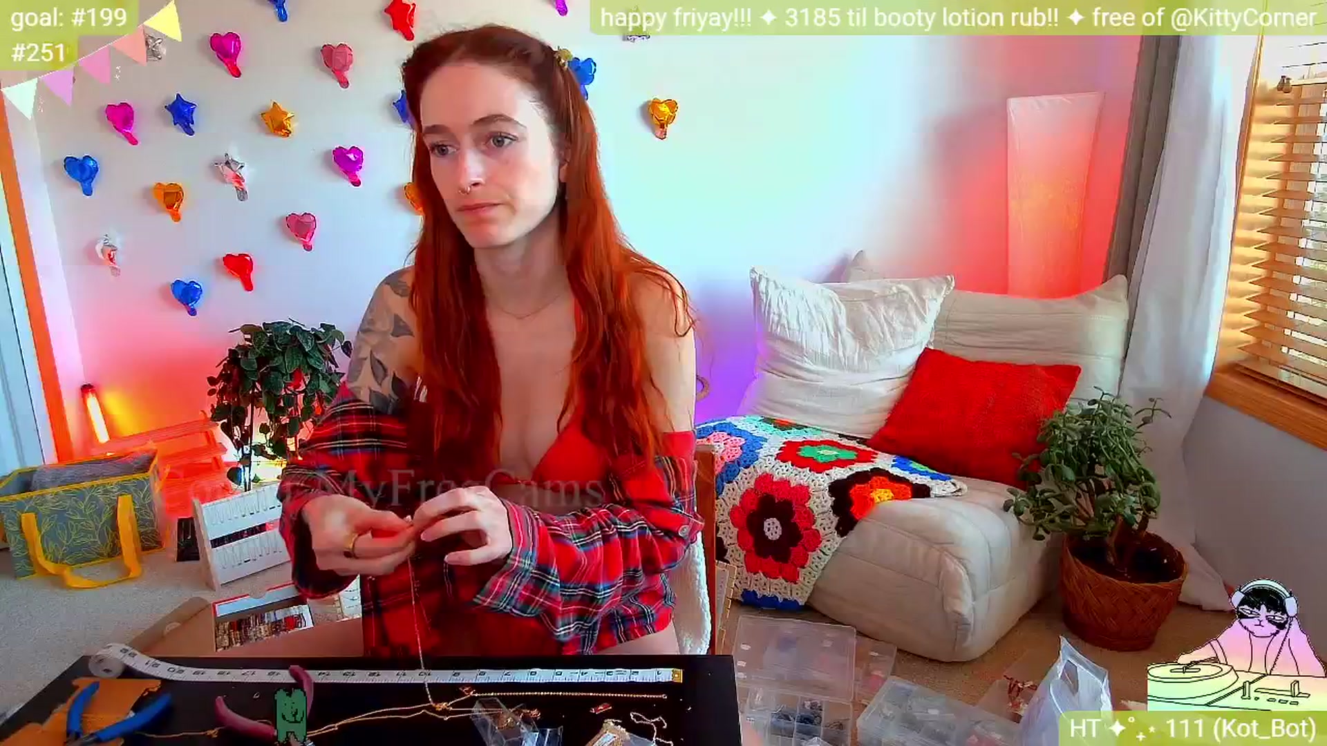Gallery image thumbnail from KittyCorner's myfreecams stream on, 04/10/2026, 16:33 image 11 of 20