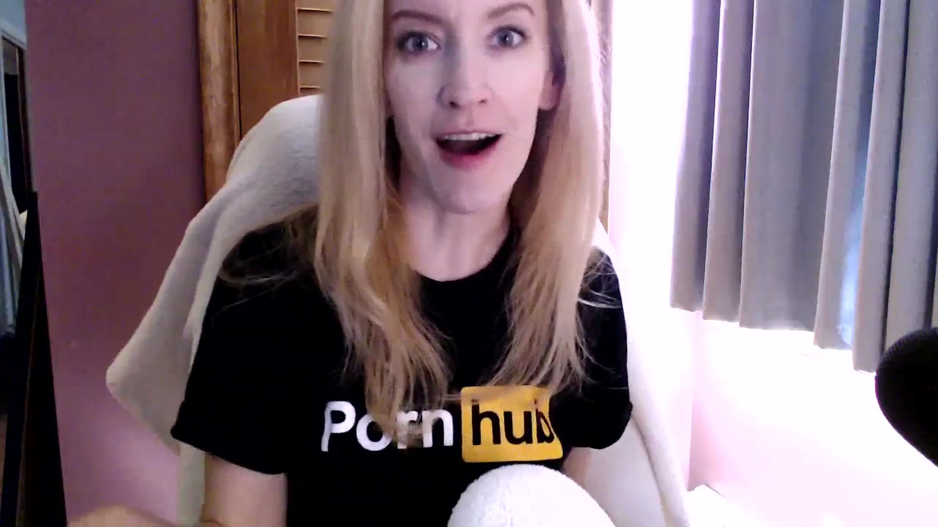 Gallery image thumbnail from KittyDarlingg's myfreecams stream on, 10/02/2023, 17:50 image 18 of 20