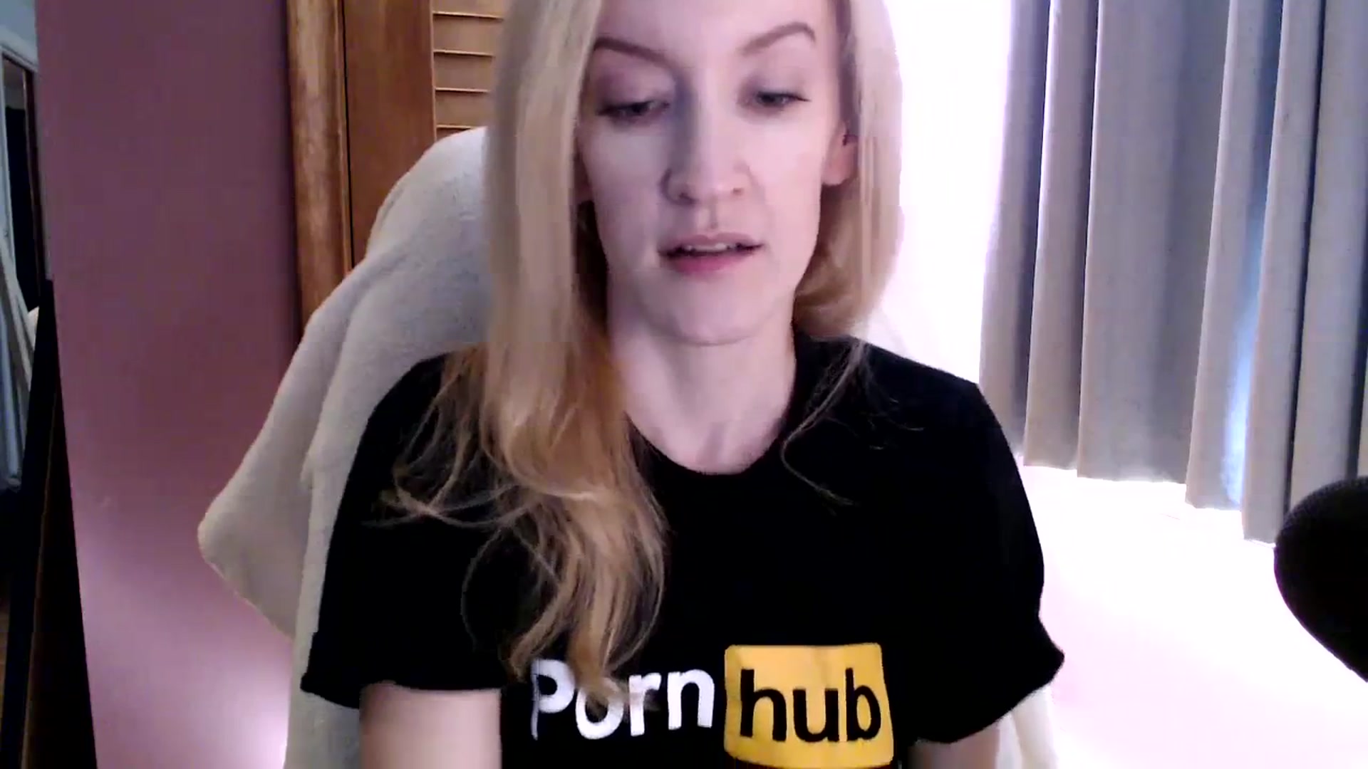 Gallery image thumbnail from KittyDarlingg's myfreecams stream on, 10/02/2023, 17:50 image 10 of 20
