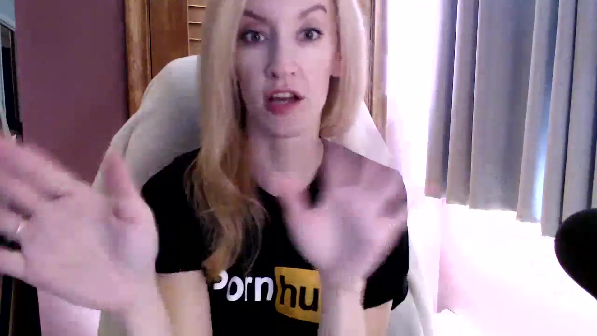 Gallery image thumbnail from KittyDarlingg's myfreecams stream on, 10/02/2023, 17:50 image 2 of 20