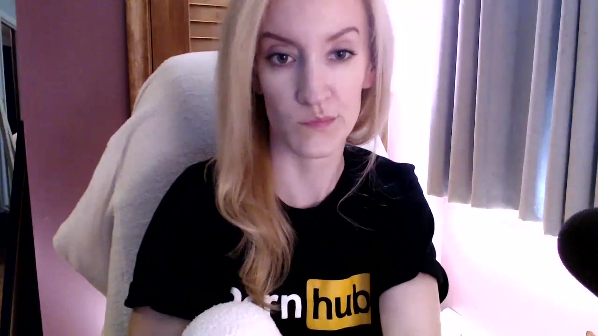 Gallery image thumbnail from KittyDarlingg's myfreecams stream on, 10/02/2023, 17:50 image 8 of 20