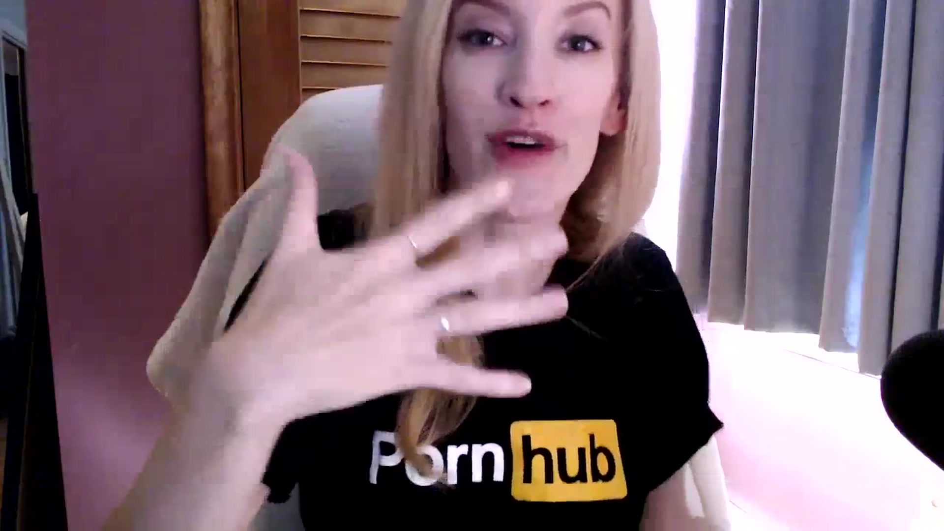 Gallery image thumbnail from KittyDarlingg's myfreecams stream on, 10/02/2023, 17:50 image 15 of 20