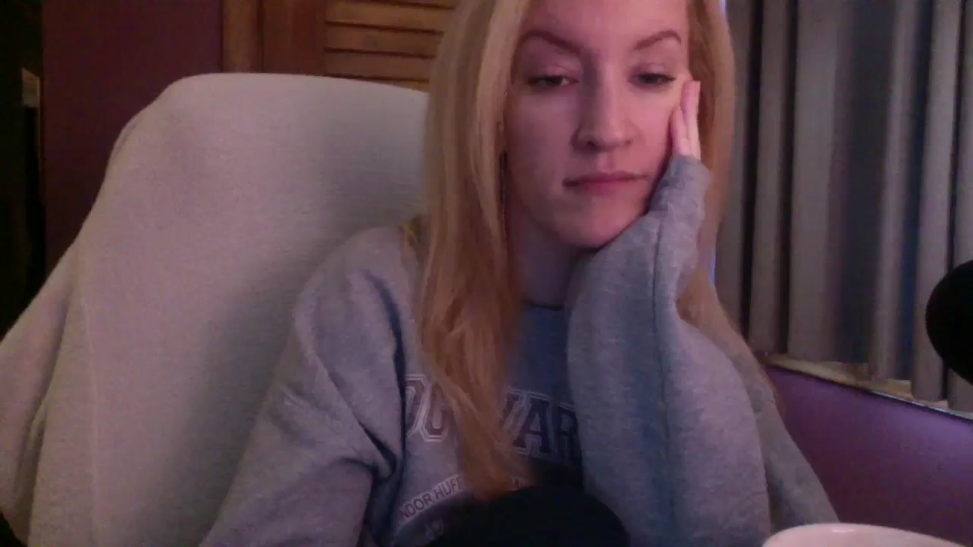 Gallery image thumbnail from KittyDarlingg's myfreecams stream on, 10/03/2023, 12:55 image 8 of 20