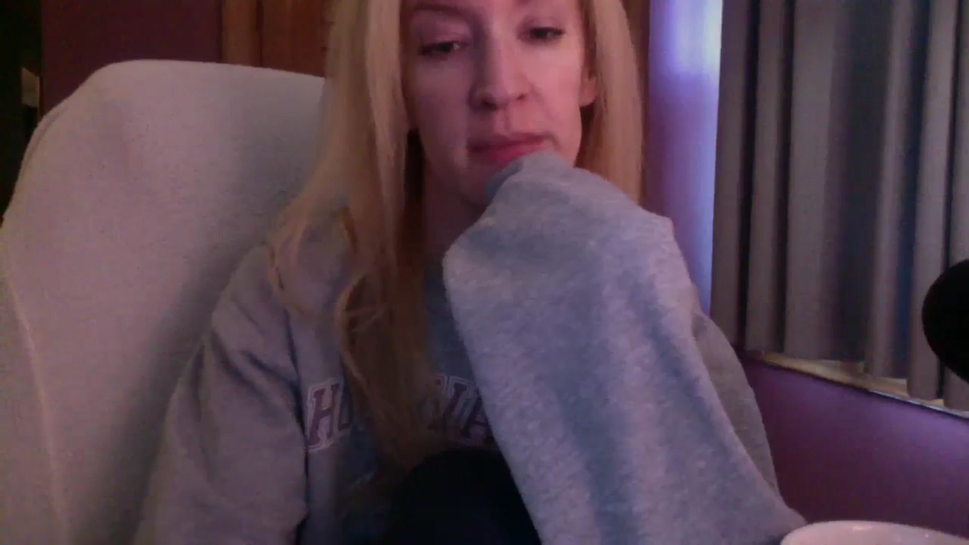 Gallery image thumbnail from KittyDarlingg's myfreecams stream on, 10/03/2023, 12:55 image 14 of 20